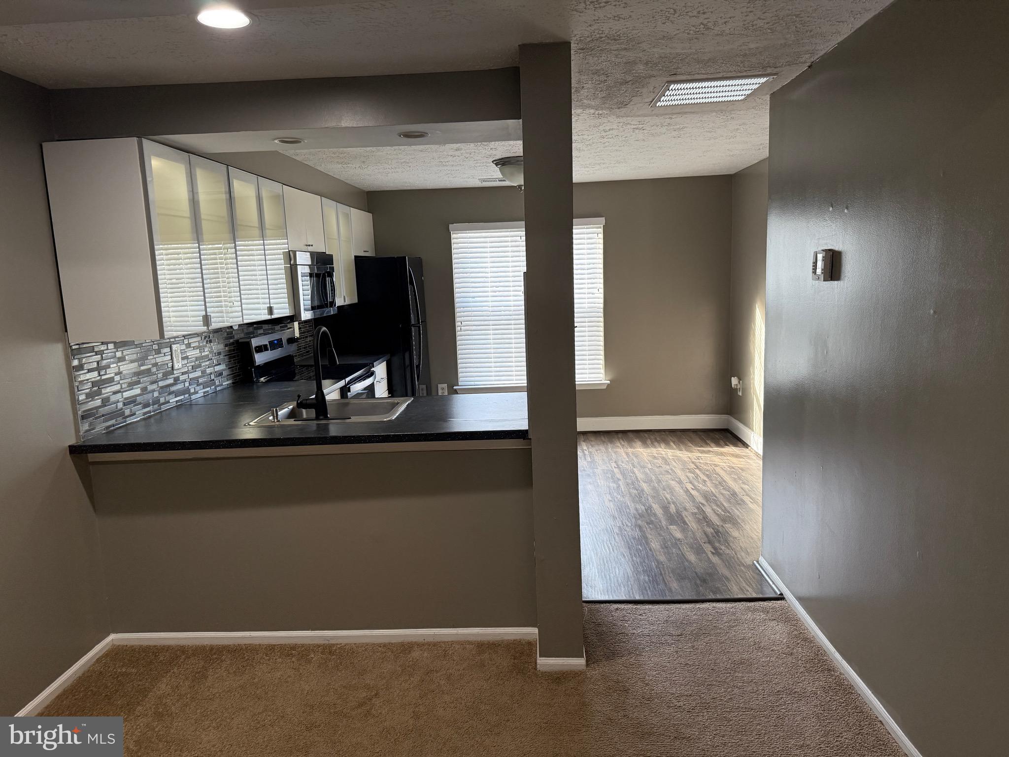 CLINTON PLAZA TOWNHOUSES - Residential Lease