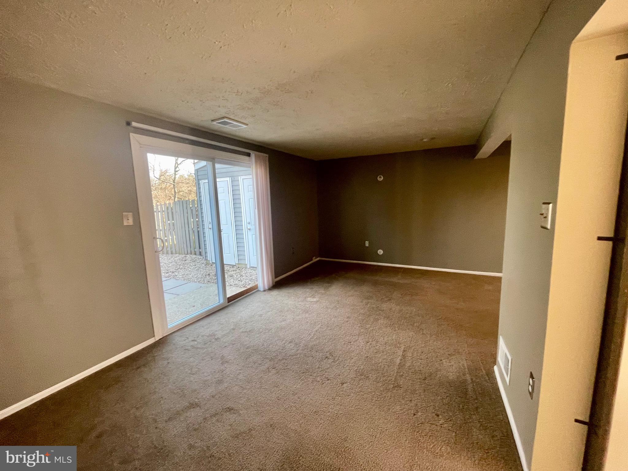 CLINTON PLAZA TOWNHOUSES - Residential Lease