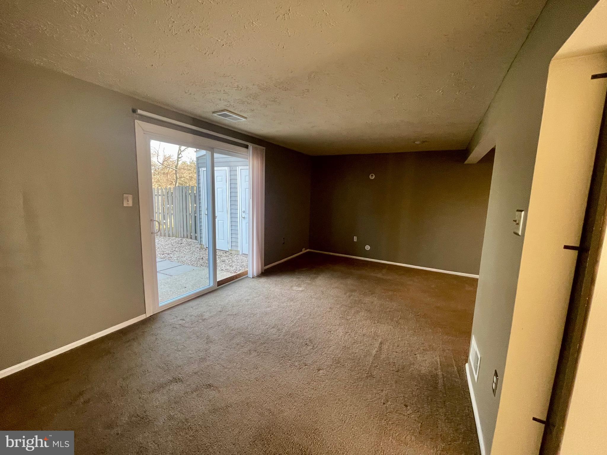 CLINTON PLAZA TOWNHOUSES - Residential Lease