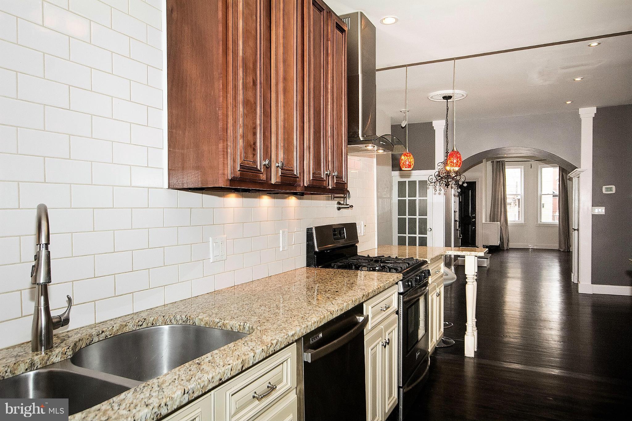 LITTLE ITALY - Residential Lease