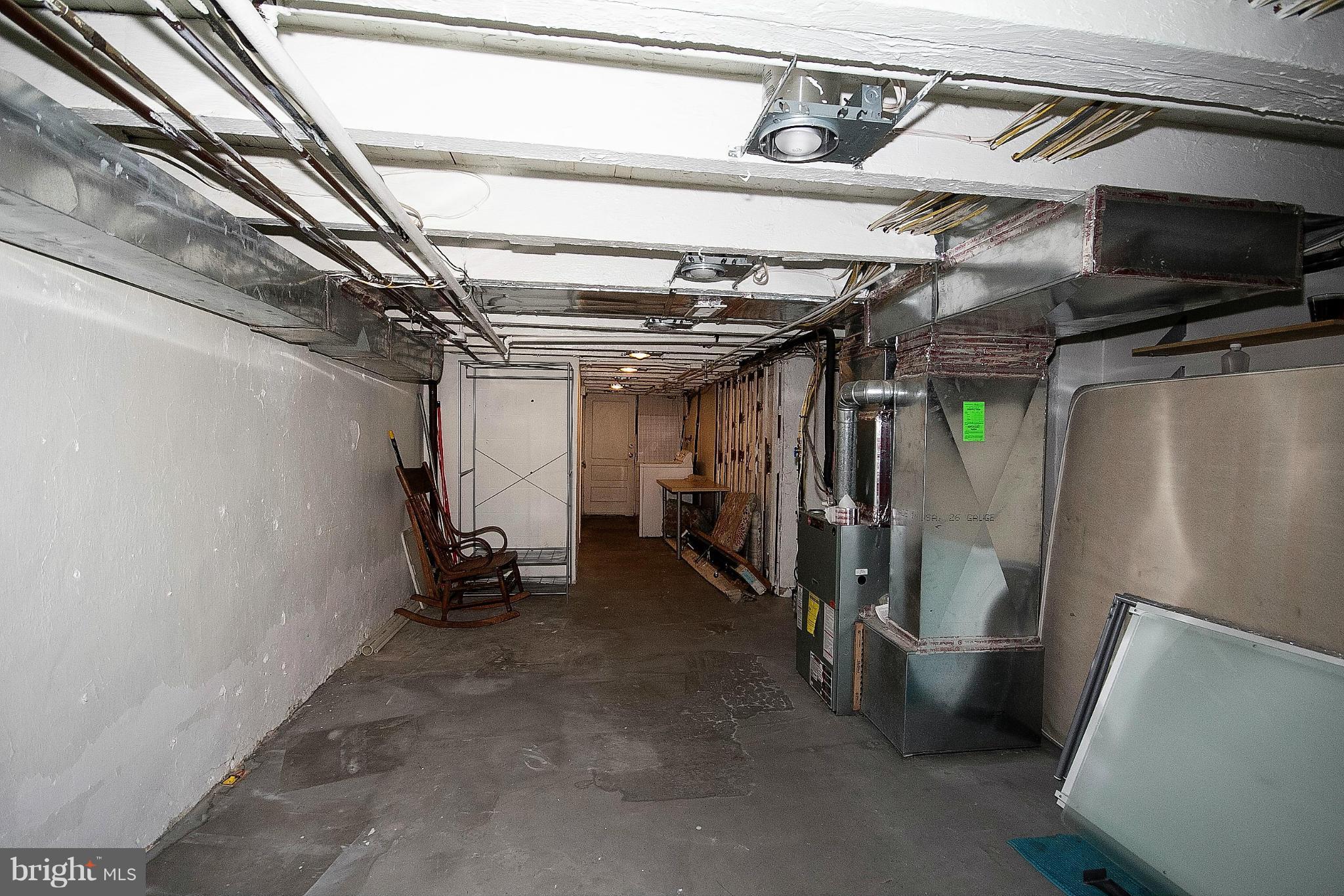 LITTLE ITALY - Residential Lease