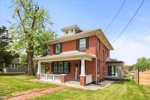 Photo of 310 Hanover Road, YORK, PA 17408 (MLS # PAYK2104322)