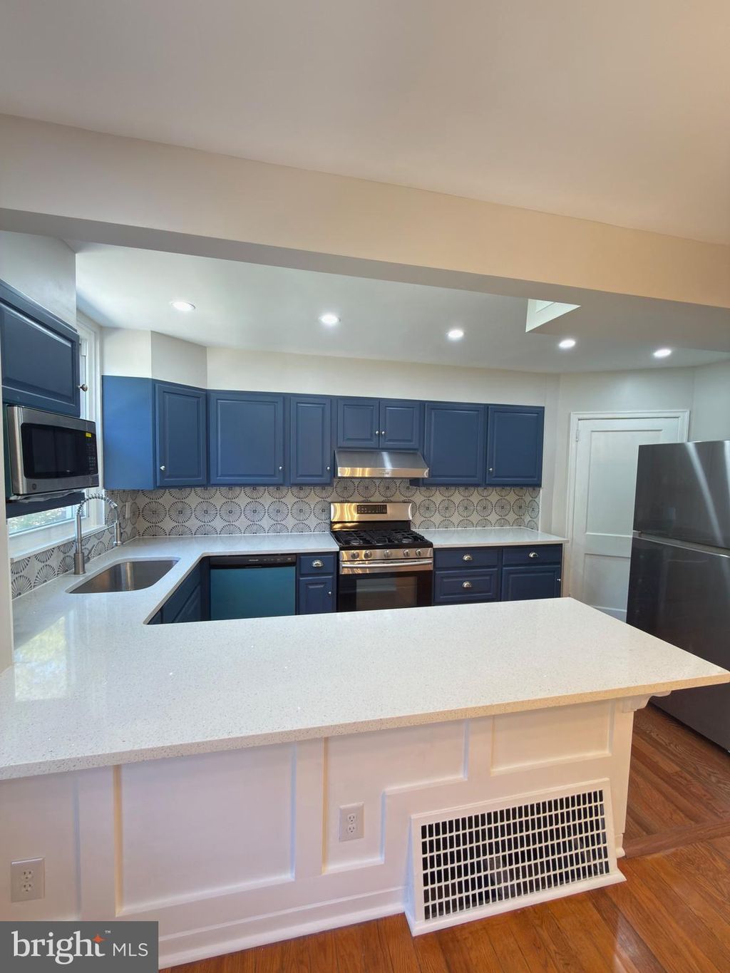 Photo of 268 S Bayberry Lane, UPPER DARBY, PA 19082 (MLS # PADE2101532)