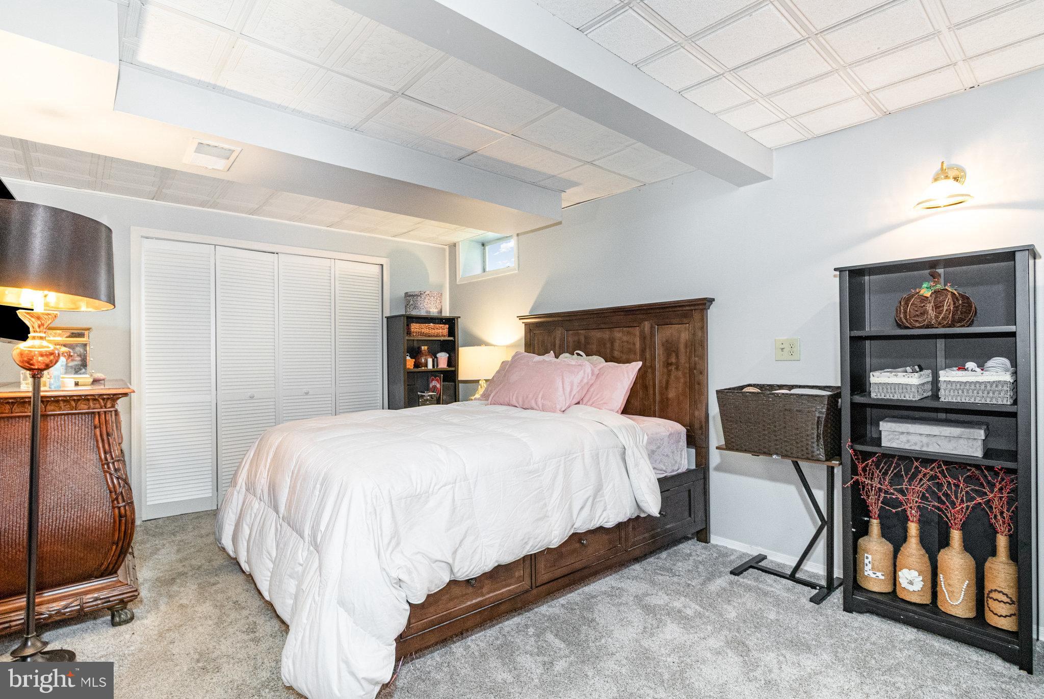 SPRINGFORD MANOR - Residential