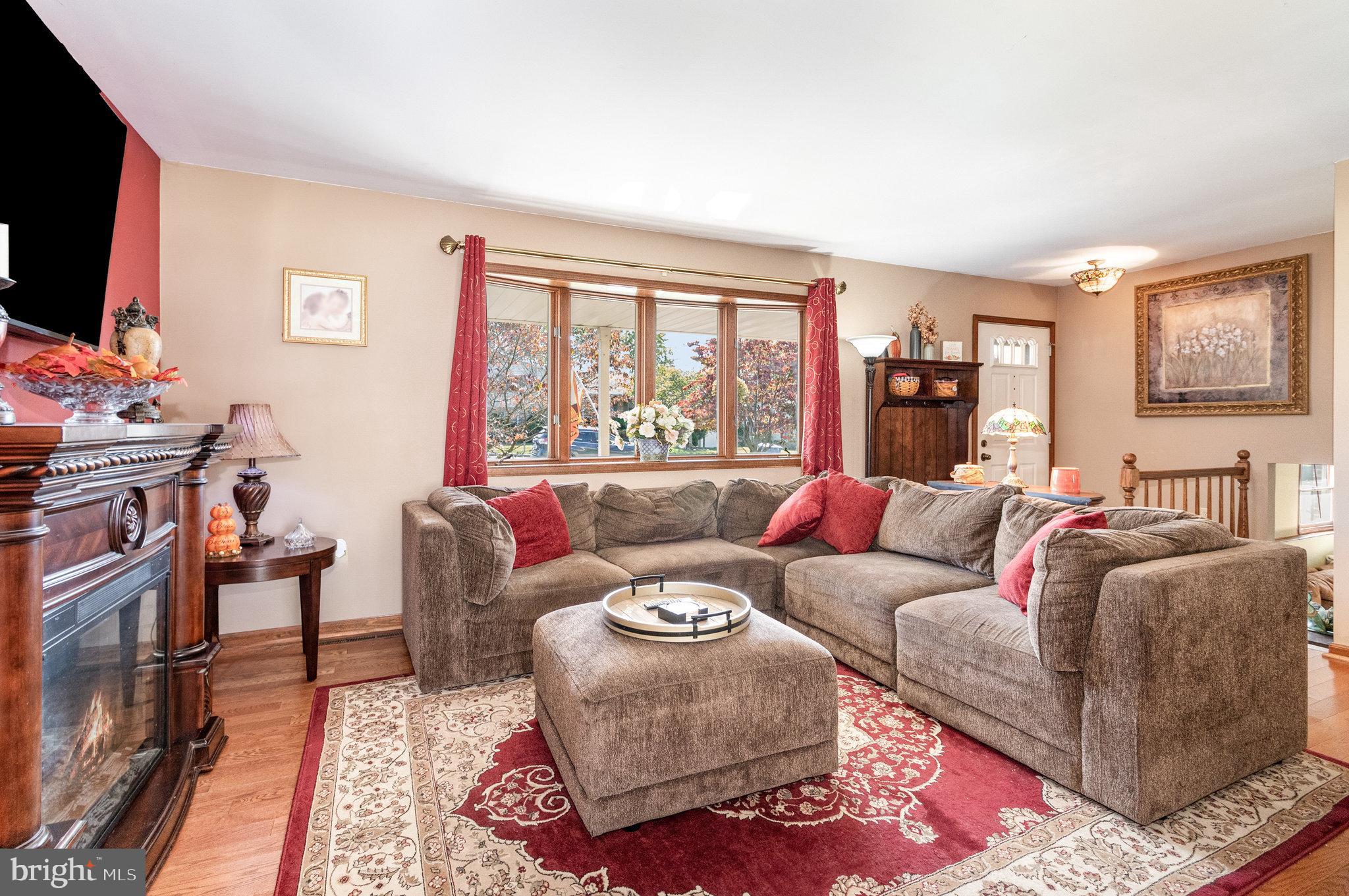 SPRINGFORD MANOR - Residential