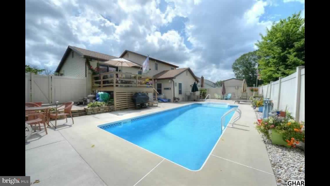 SPRINGFORD MANOR - Residential