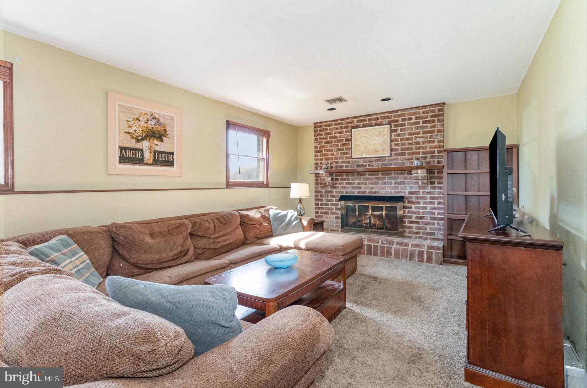 SPRINGFORD MANOR - Residential