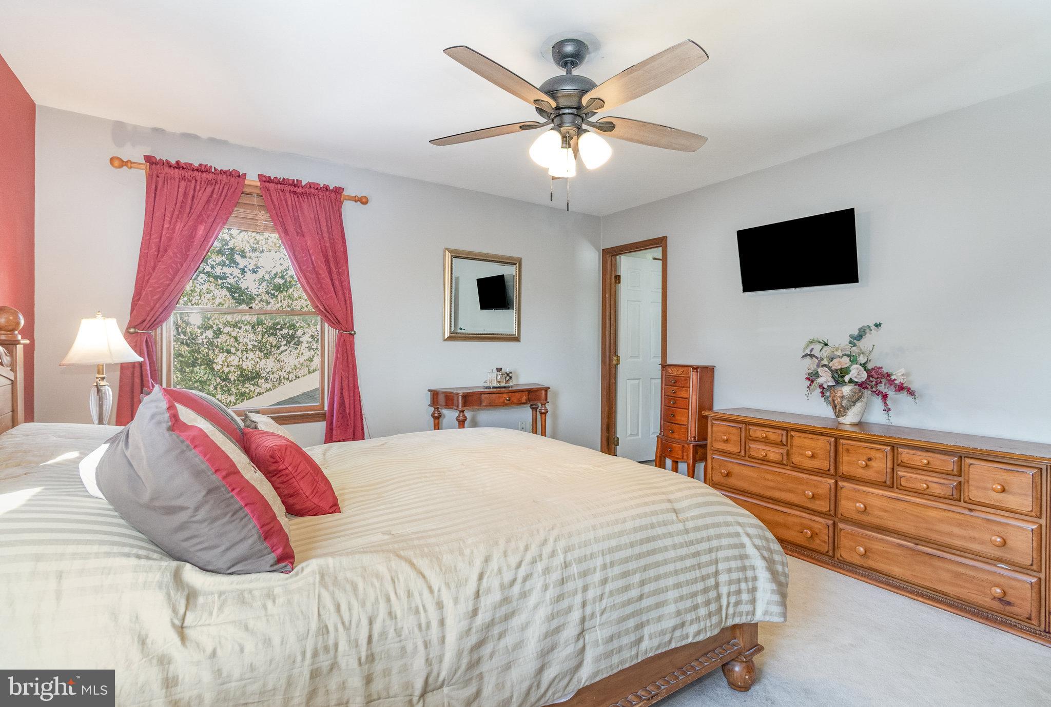 SPRINGFORD MANOR - Residential