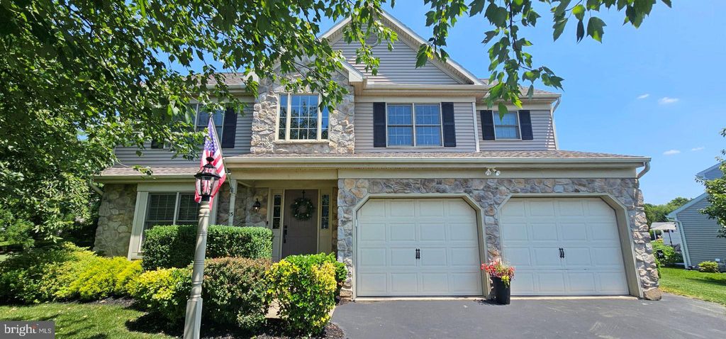 Photo of 15 Limestone Court, LITITZ, PA 17543 (MLS # PALA2072122)