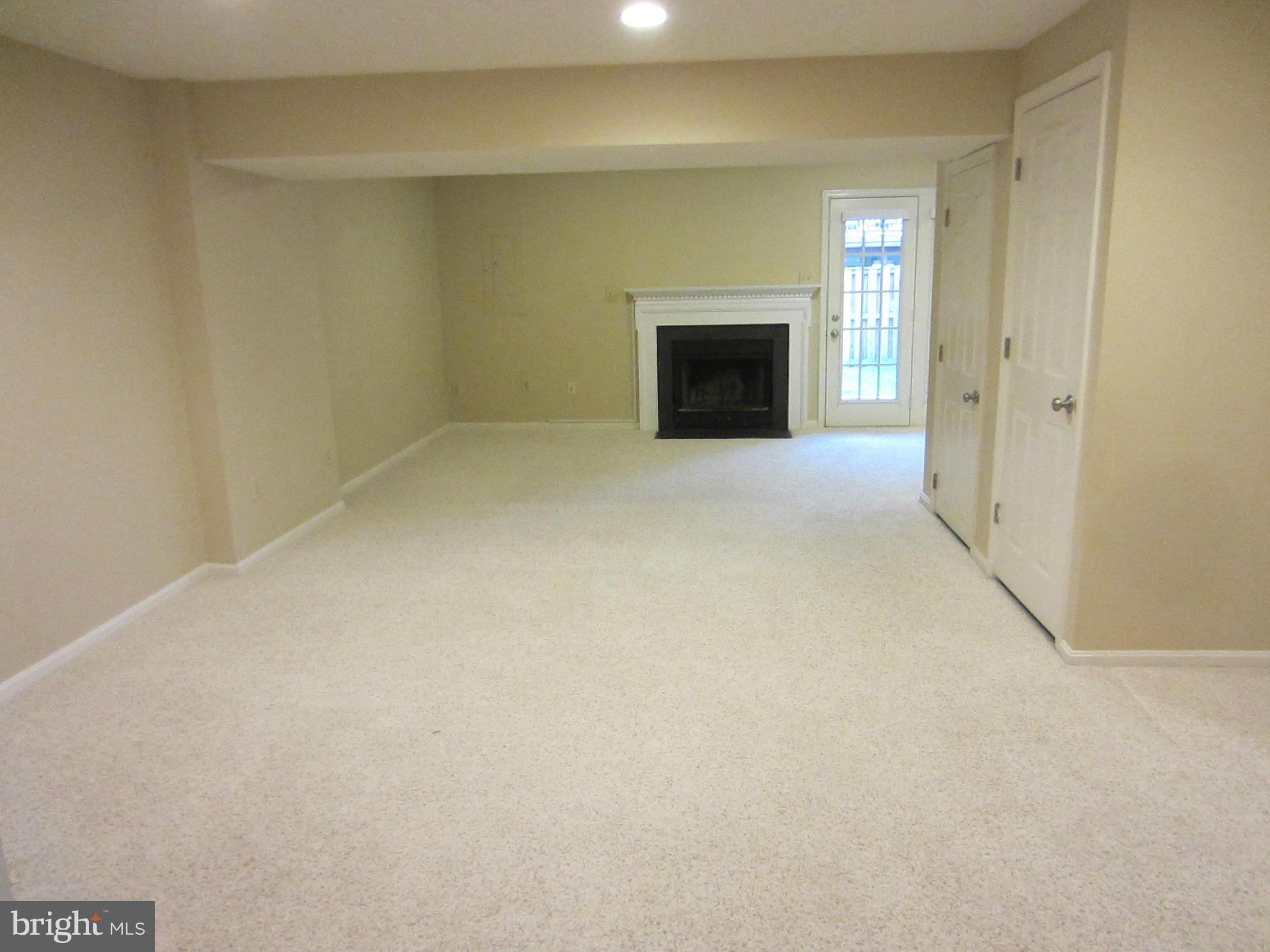 KINGSTOWNE - Residential Lease