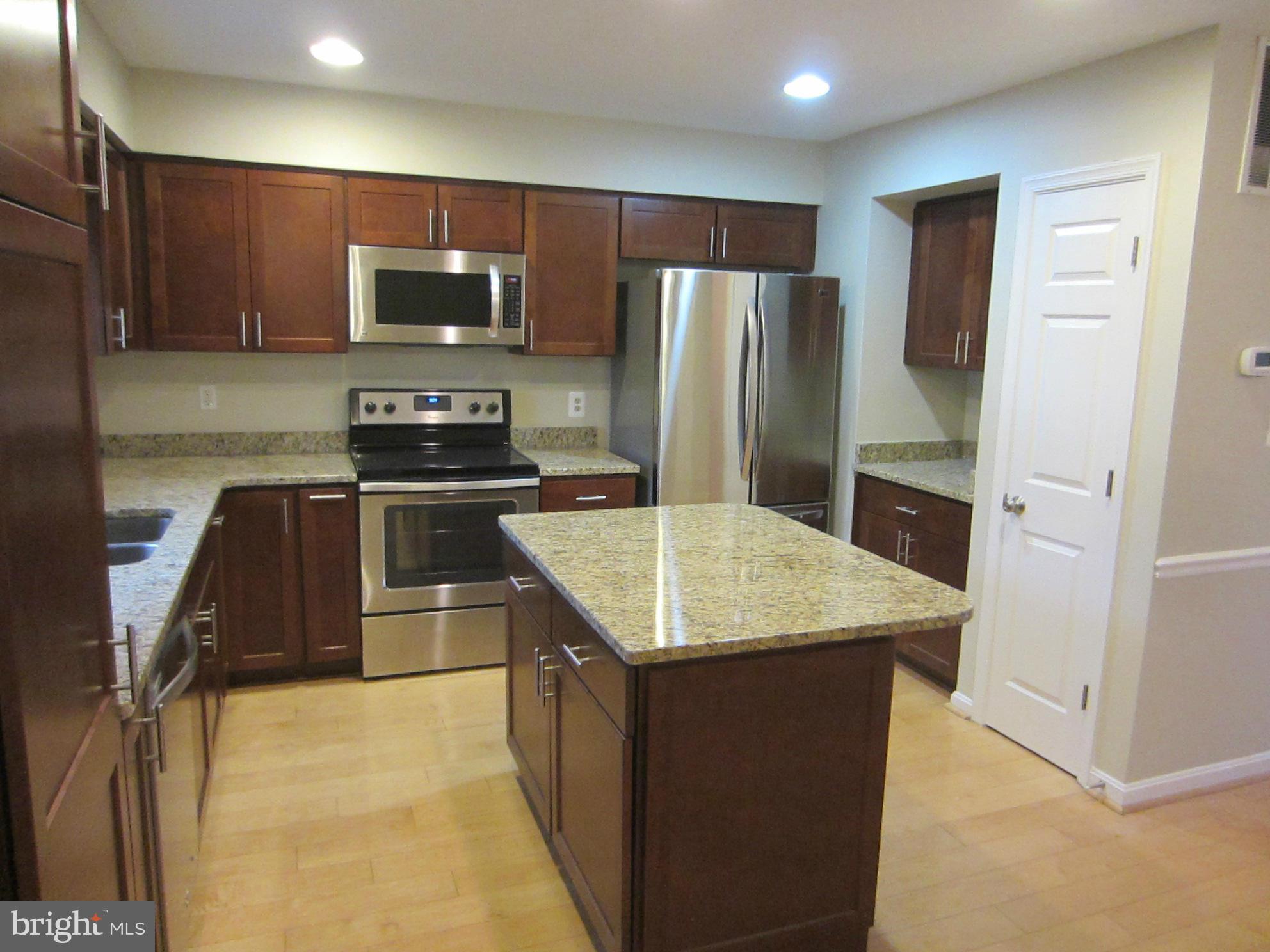 KINGSTOWNE - Residential Lease