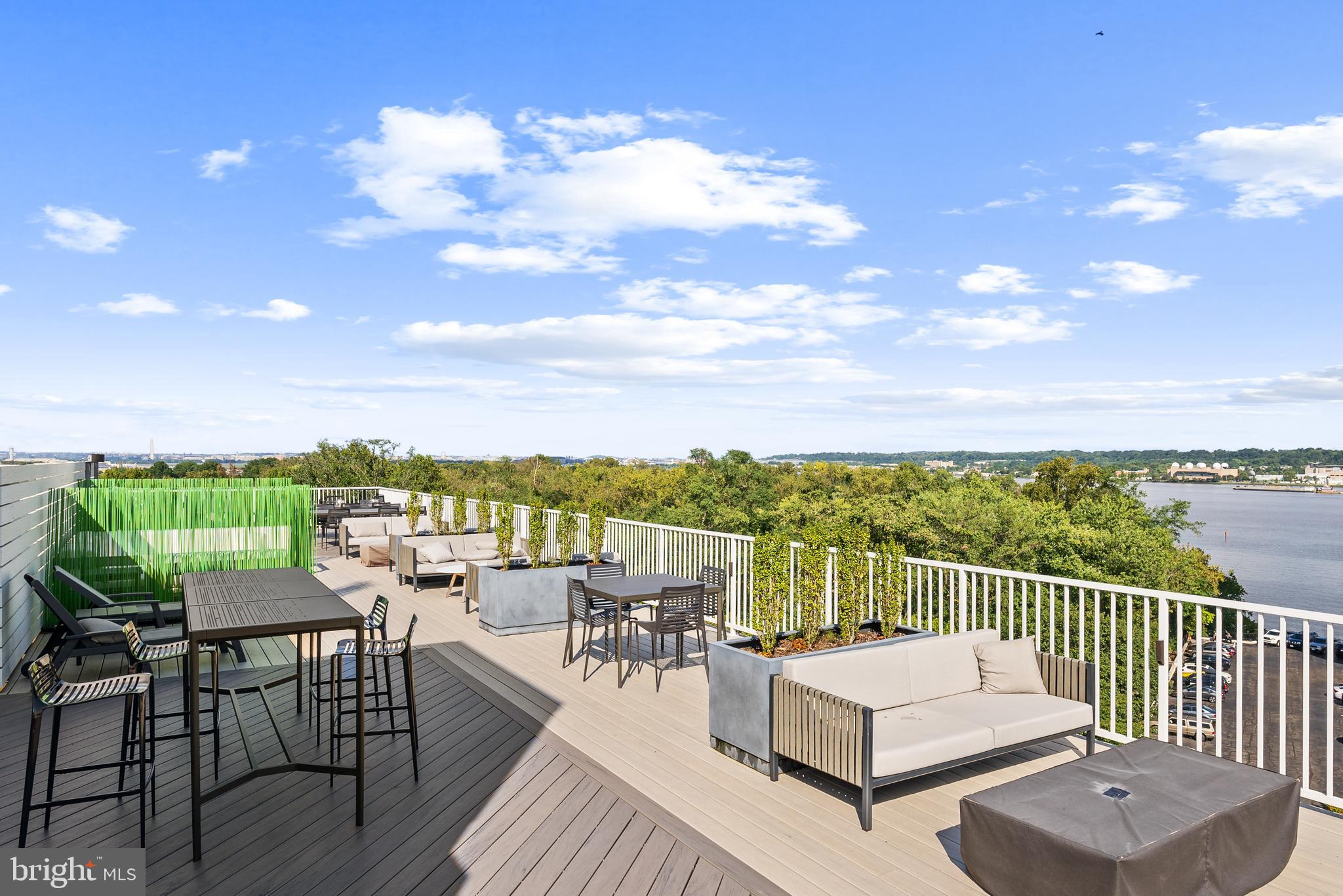 OLD TOWN NORTH - Residential