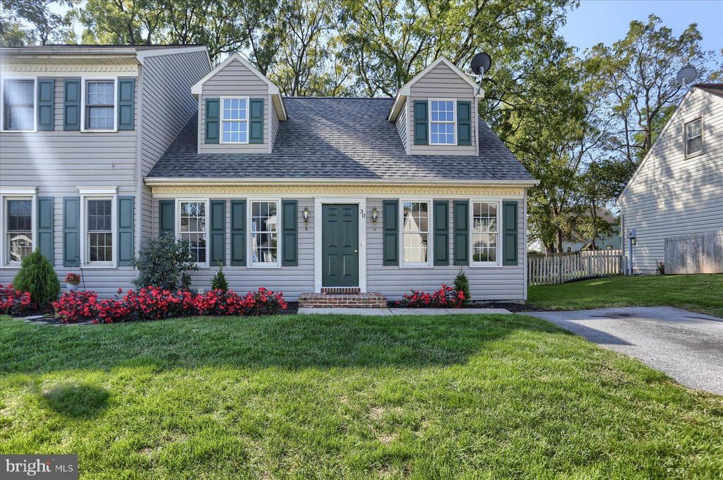 Photo of 30 Yorkshire Court, Elizabethtown, PA 17022 (MLS # PALA2041666)