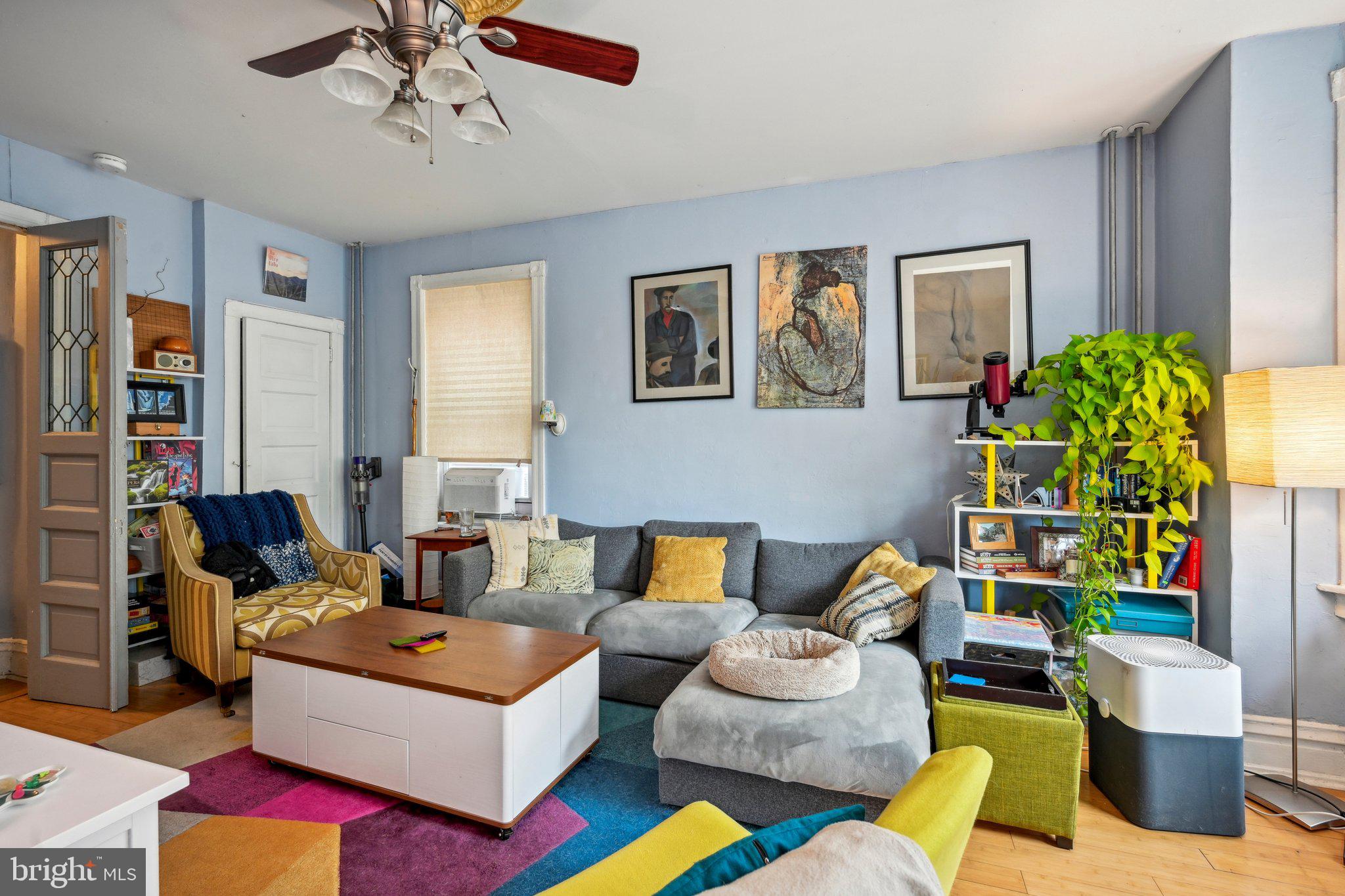 UNIVERSITY CITY - Residential Income