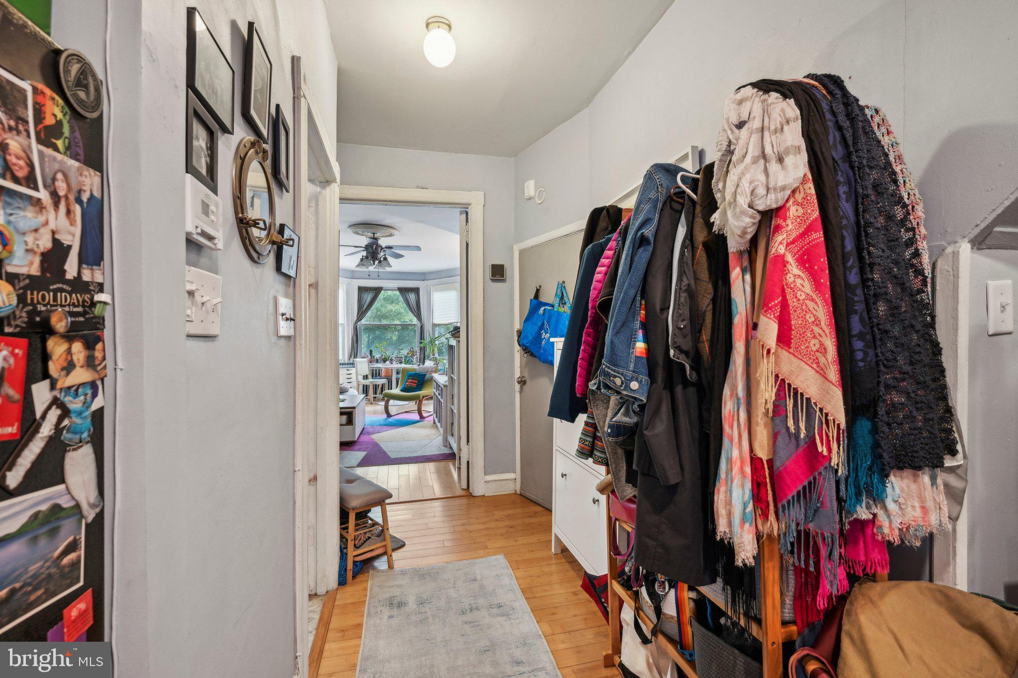 UNIVERSITY CITY - Residential Income