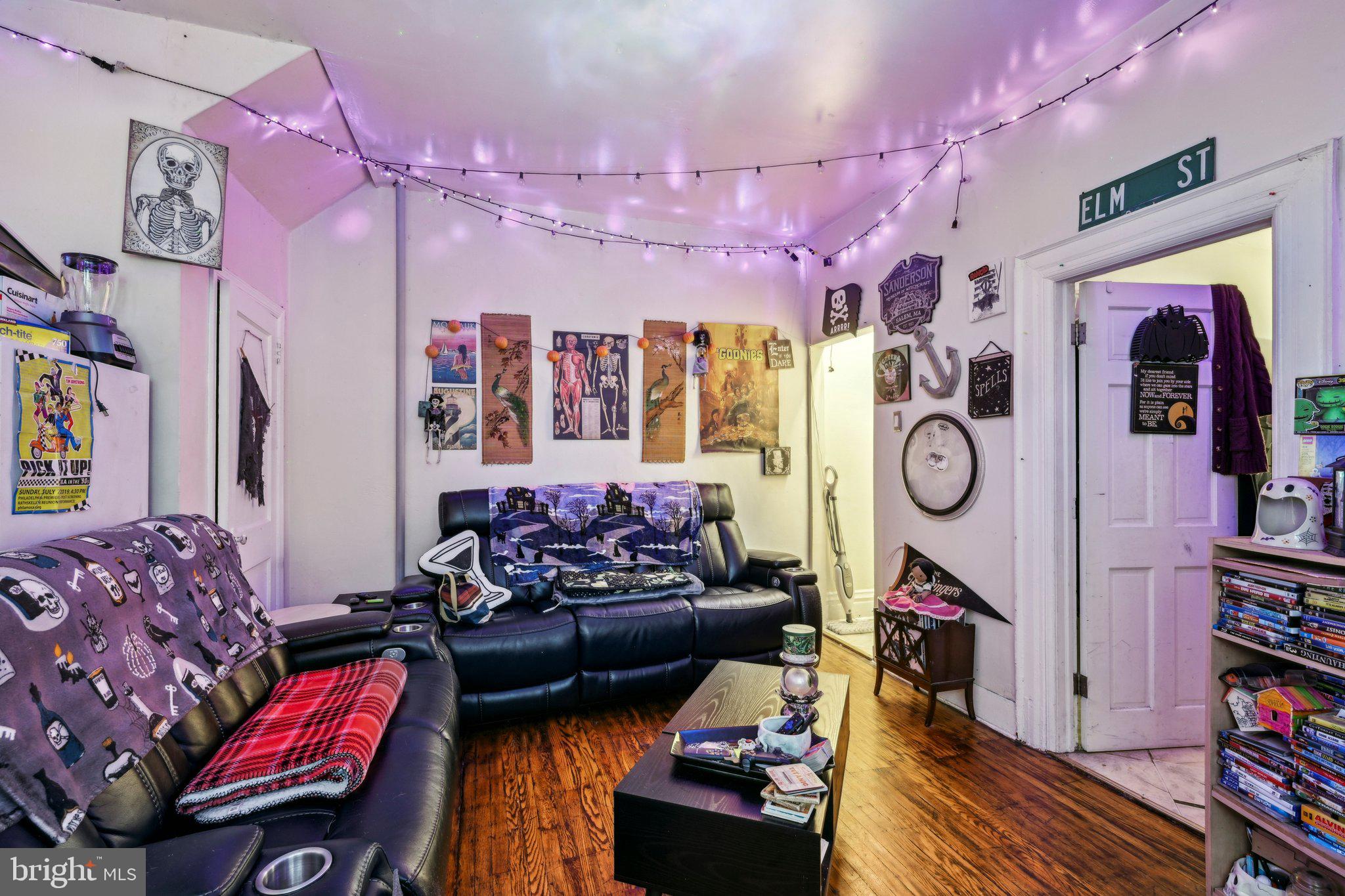 UNIVERSITY CITY - Residential Income