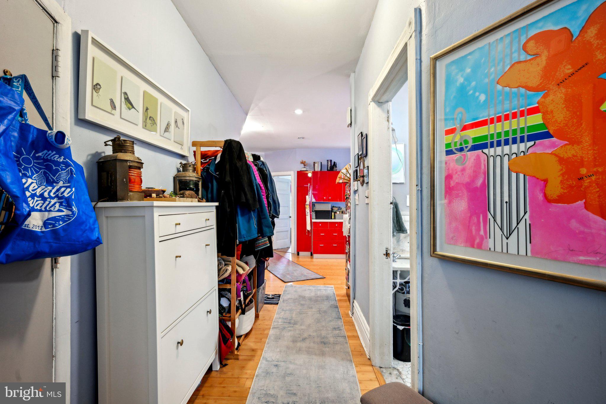 UNIVERSITY CITY - Residential Income