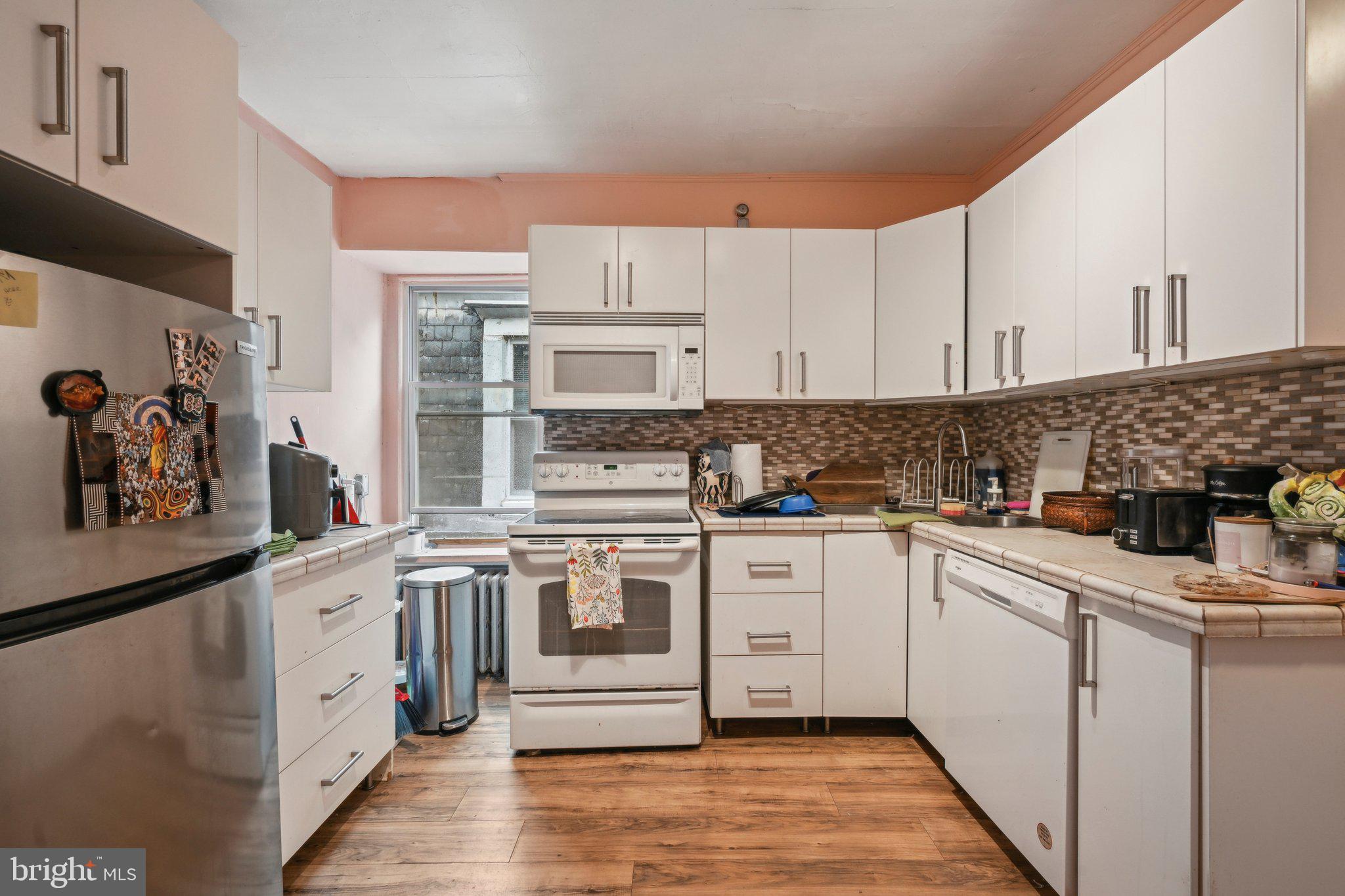 UNIVERSITY CITY - Residential Income