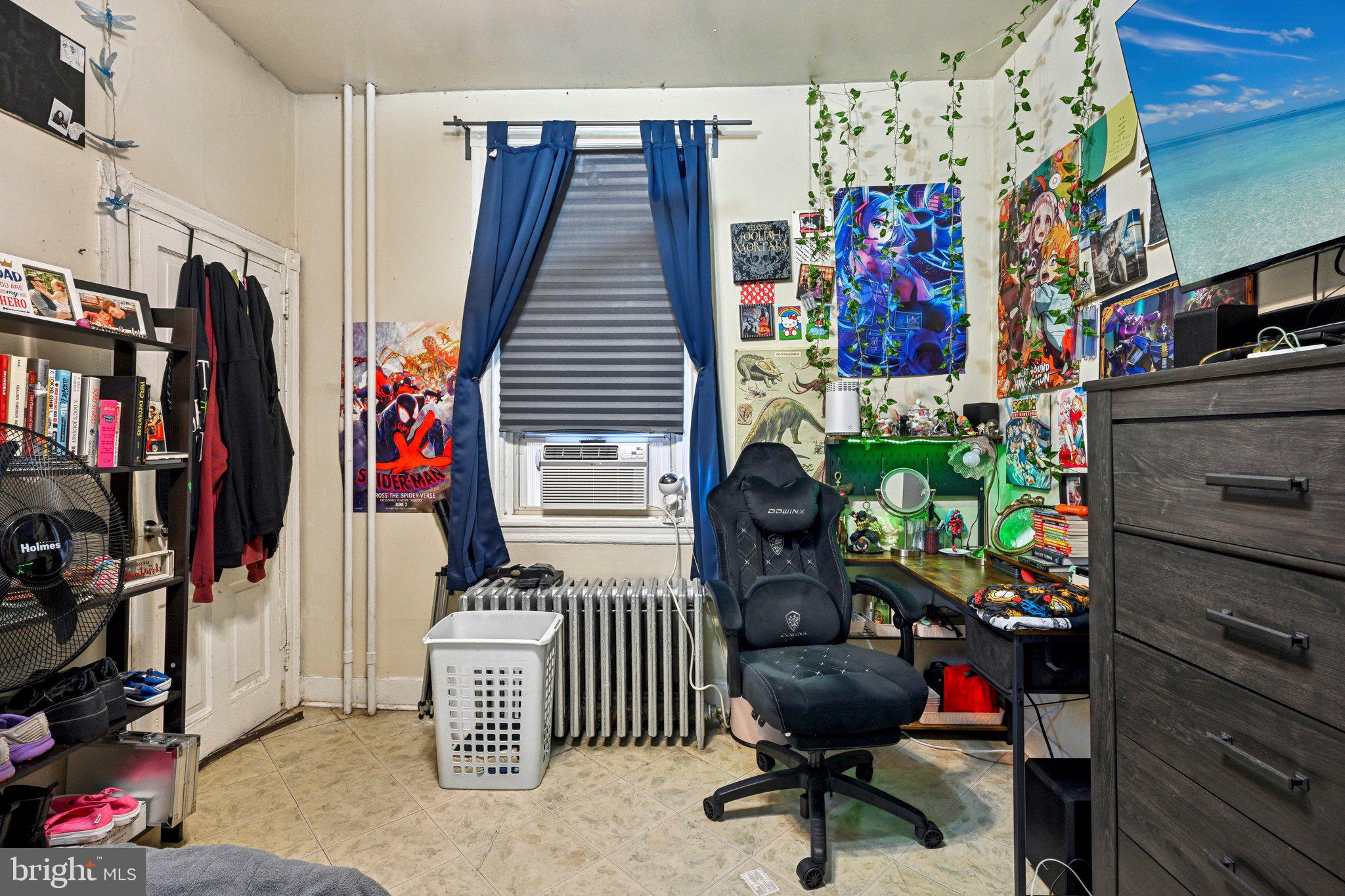 UNIVERSITY CITY - Residential Income