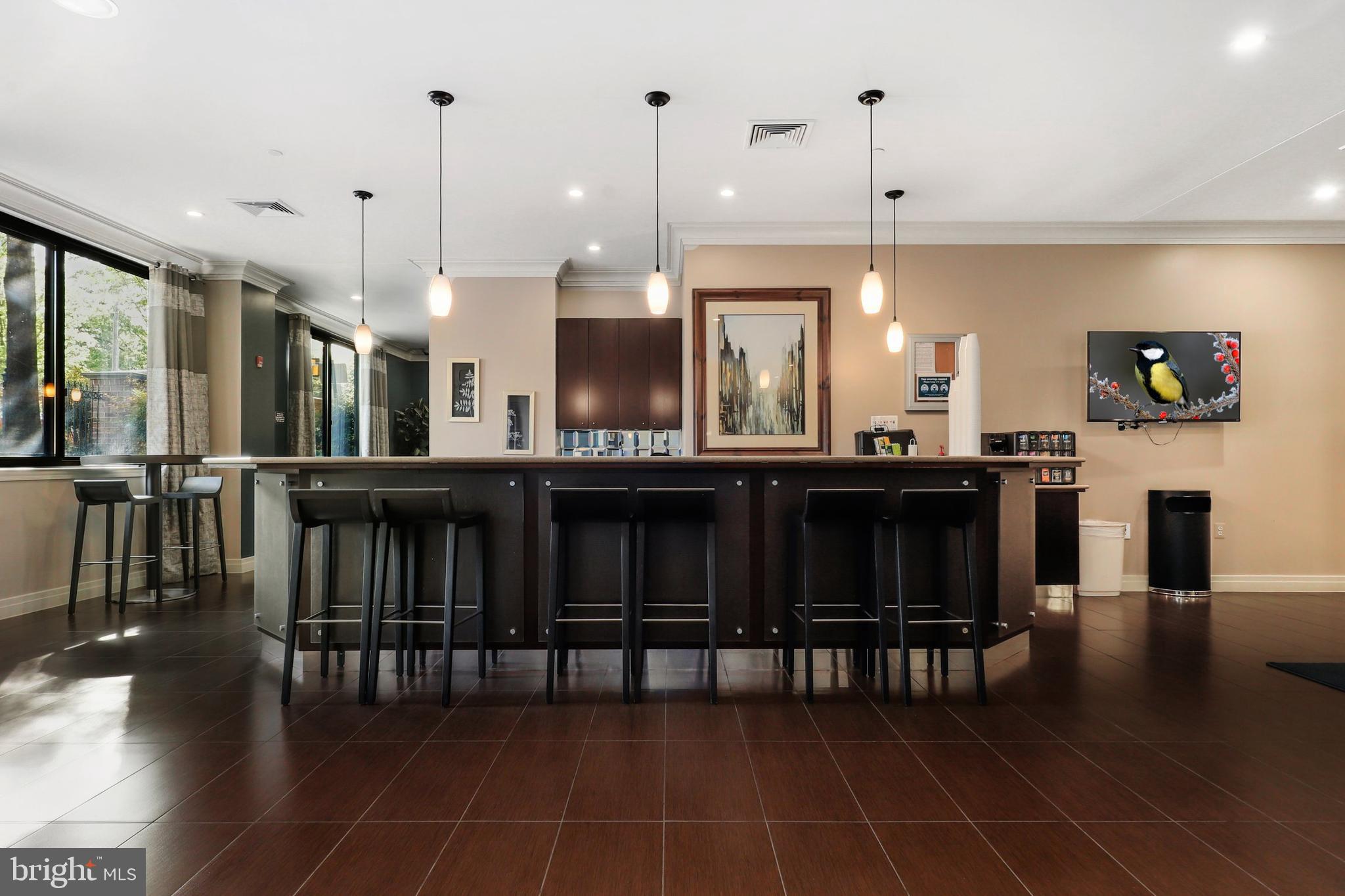 MIDTOWN ALEXANDRIA STATION CONDOMINIUM - Residential