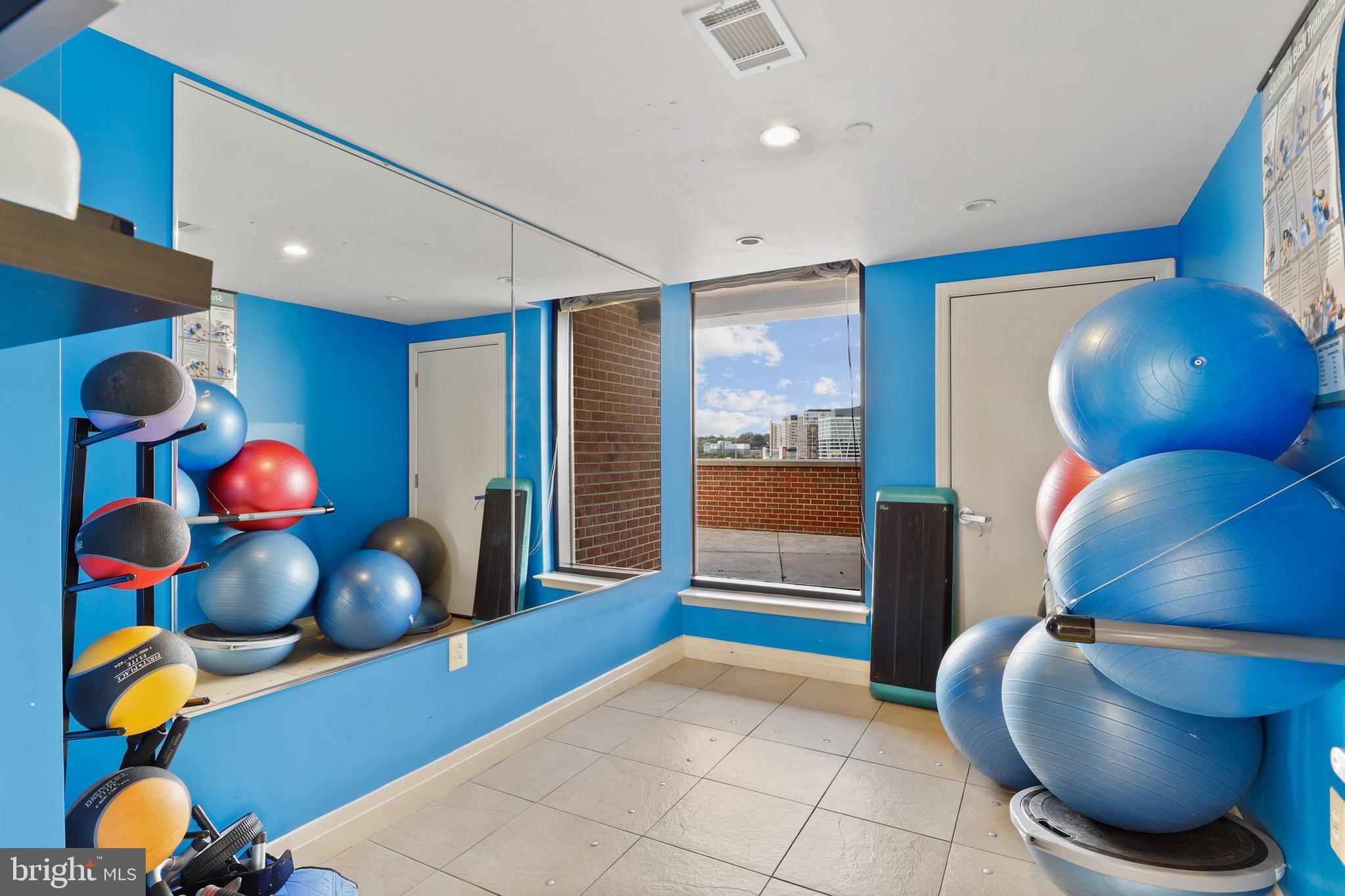 MIDTOWN ALEXANDRIA STATION CONDOMINIUM - Residential