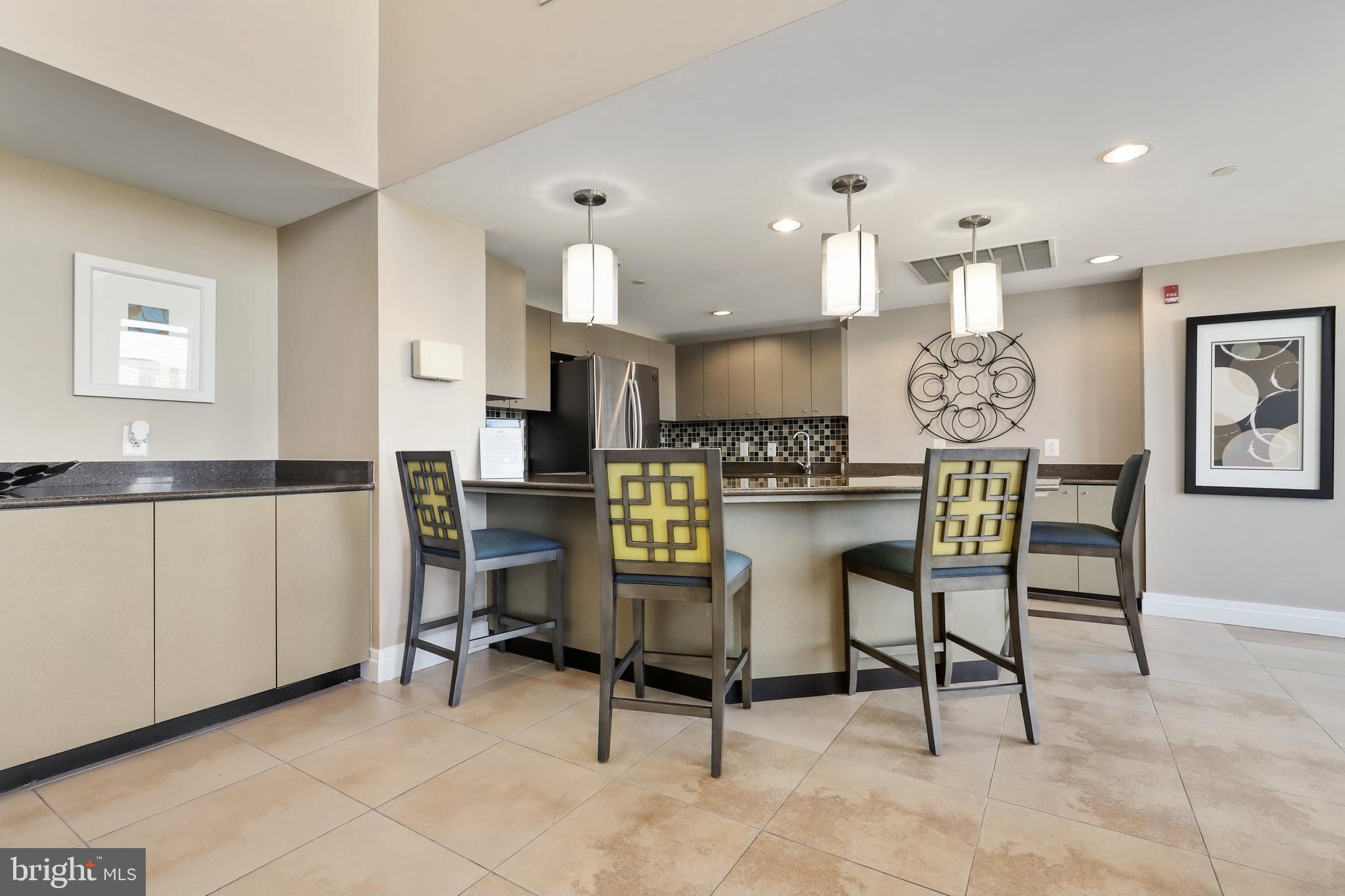 MIDTOWN ALEXANDRIA STATION CONDOMINIUM - Residential