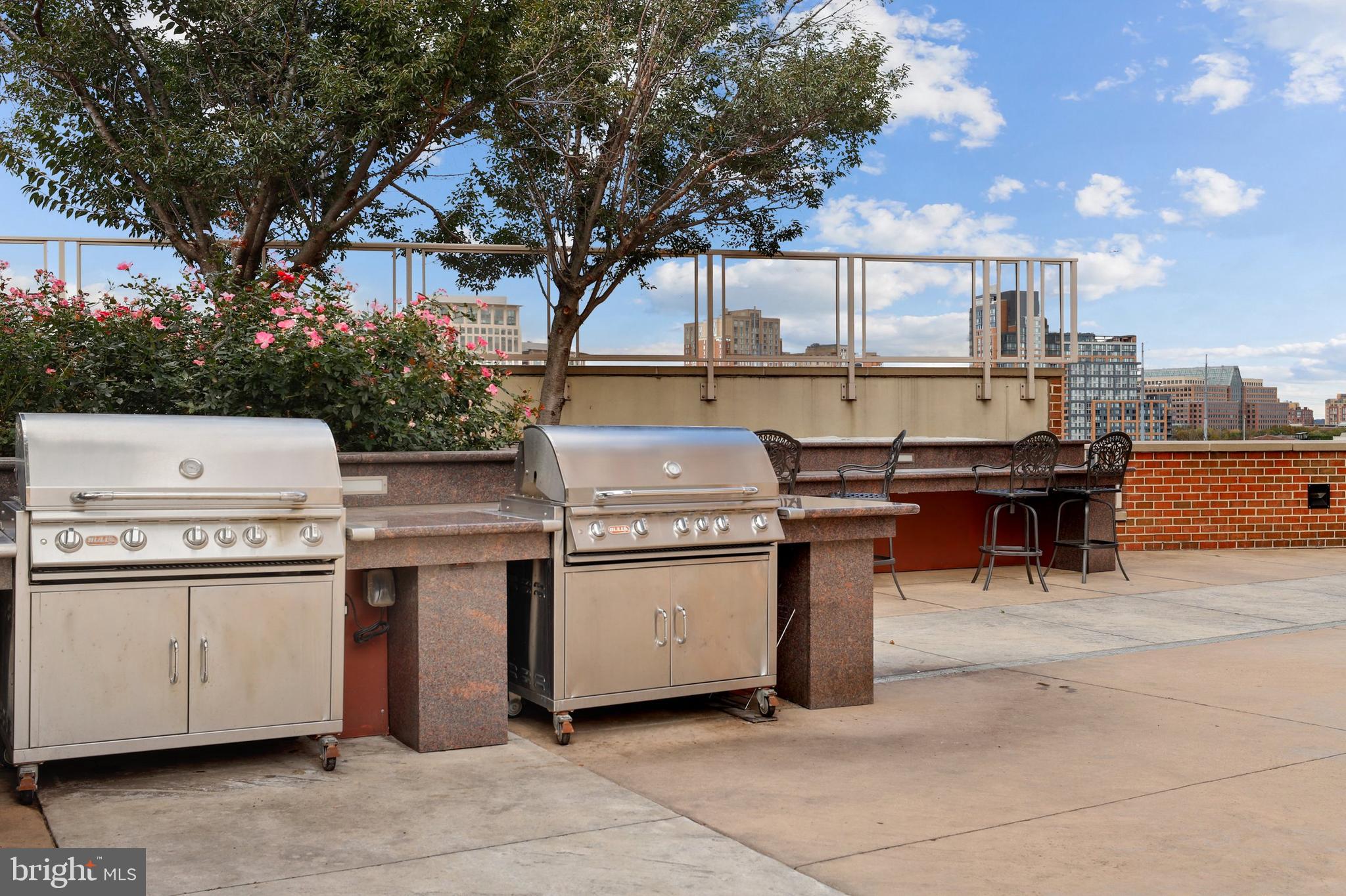 MIDTOWN ALEXANDRIA STATION CONDOMINIUM - Residential