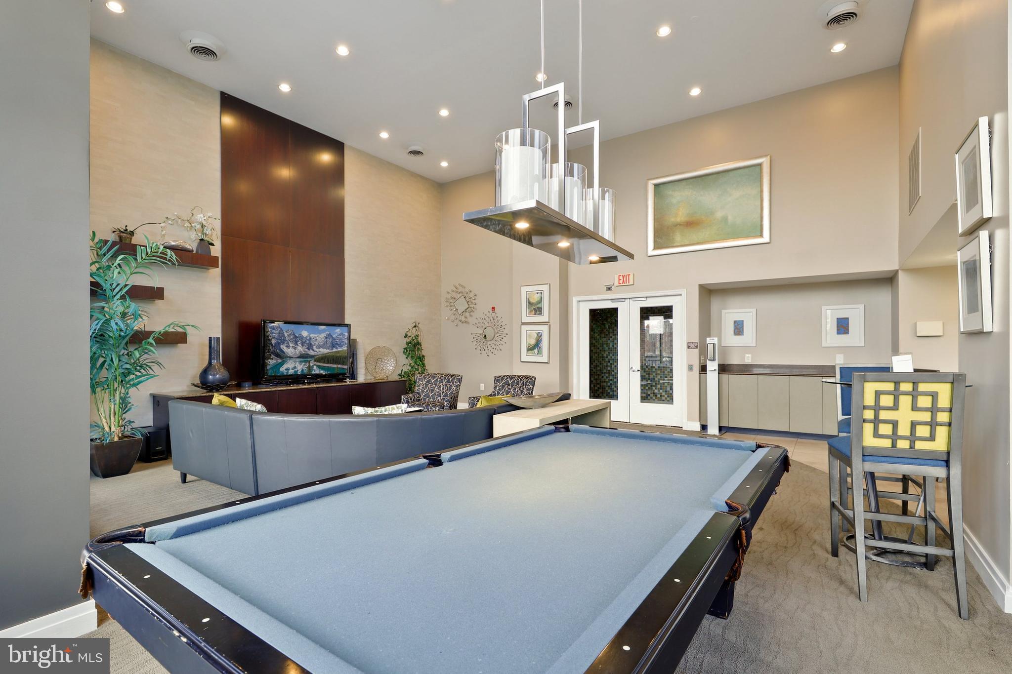 MIDTOWN ALEXANDRIA STATION CONDOMINIUM - Residential