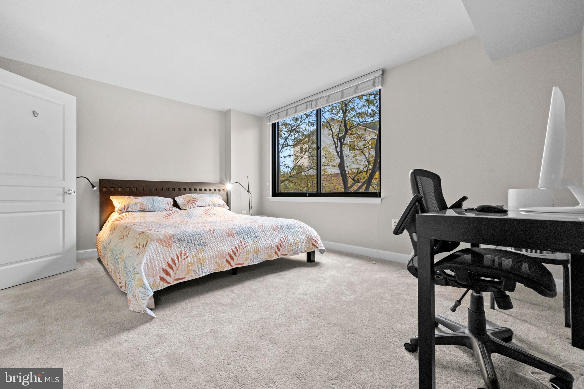 MIDTOWN ALEXANDRIA STATION CONDOMINIUM - Residential