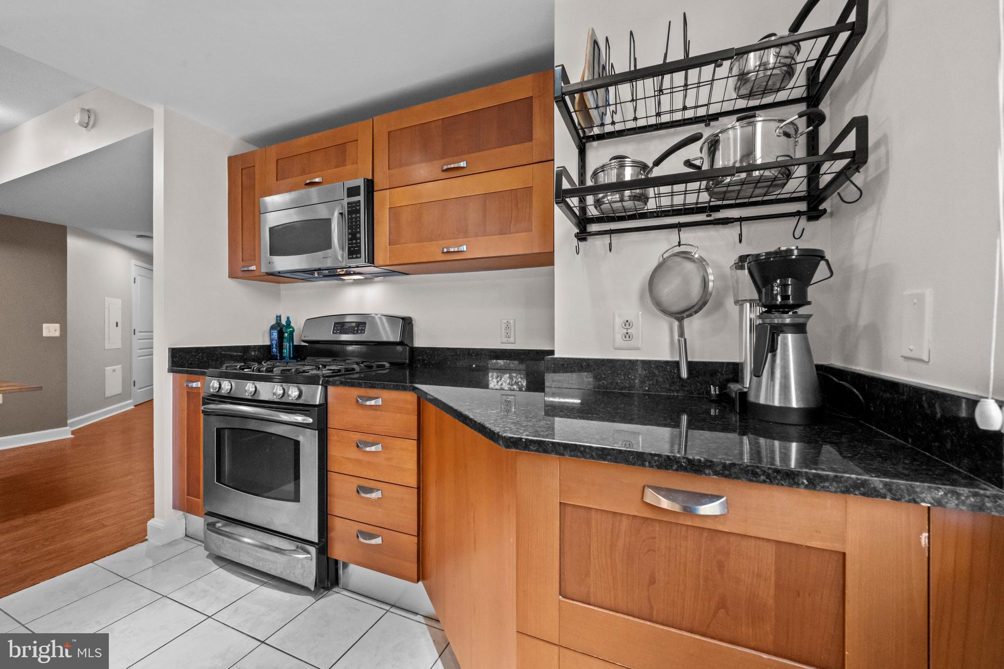 MIDTOWN ALEXANDRIA STATION CONDOMINIUM - Residential