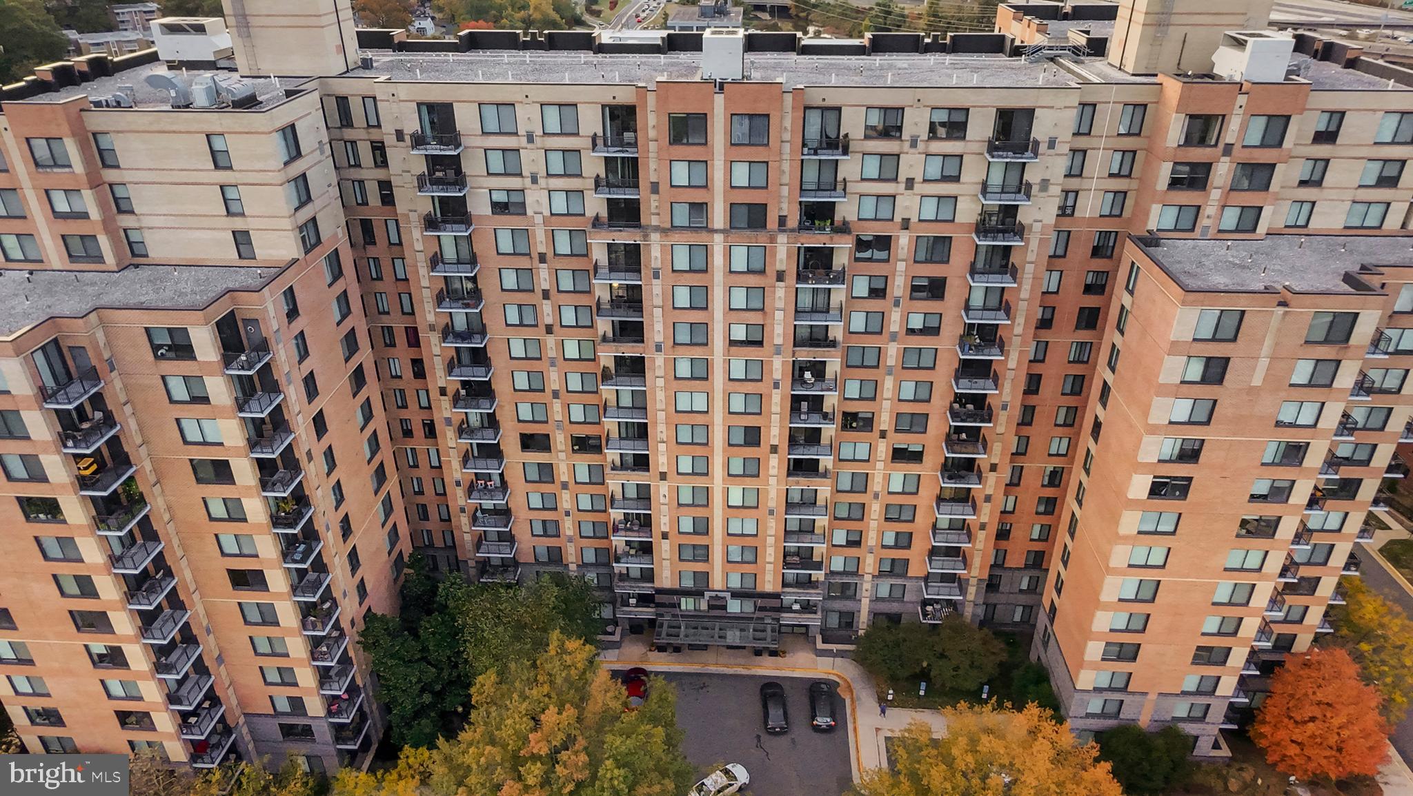 MIDTOWN ALEXANDRIA STATION CONDOMINIUM - Residential