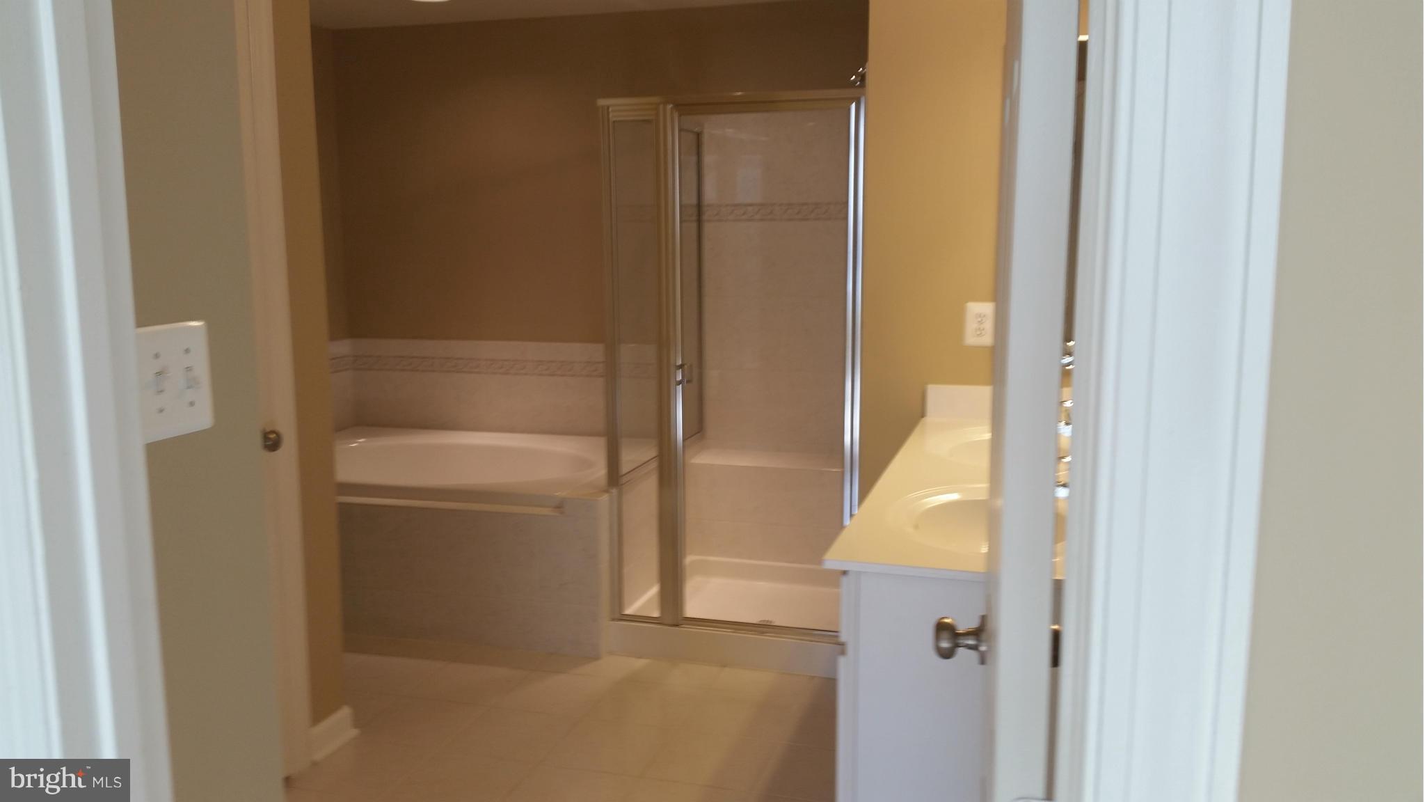 VILLAGES OF URBANA - Residential Lease