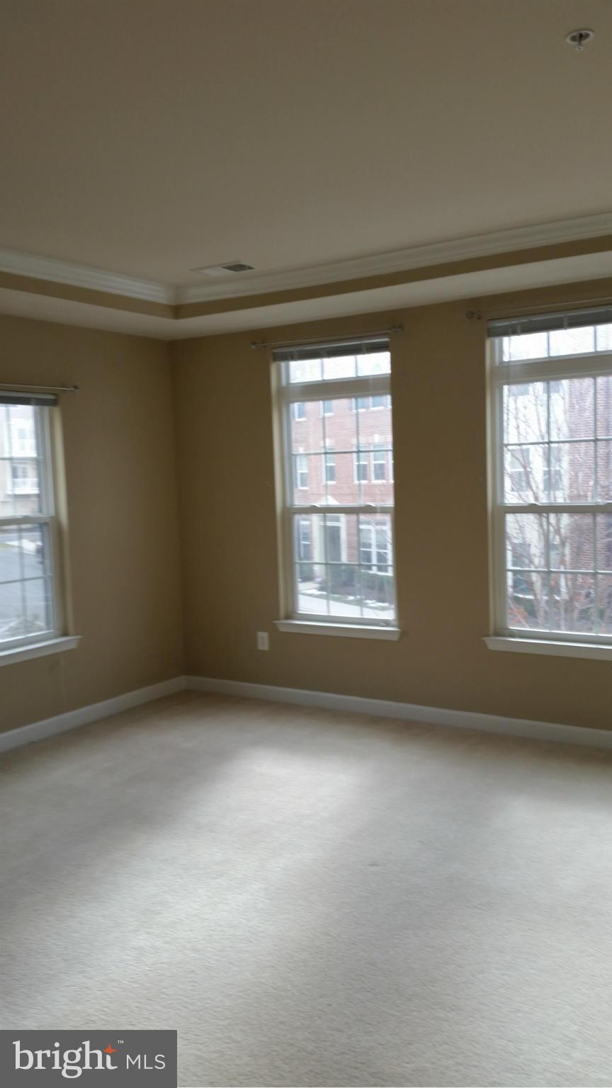 VILLAGES OF URBANA - Residential Lease