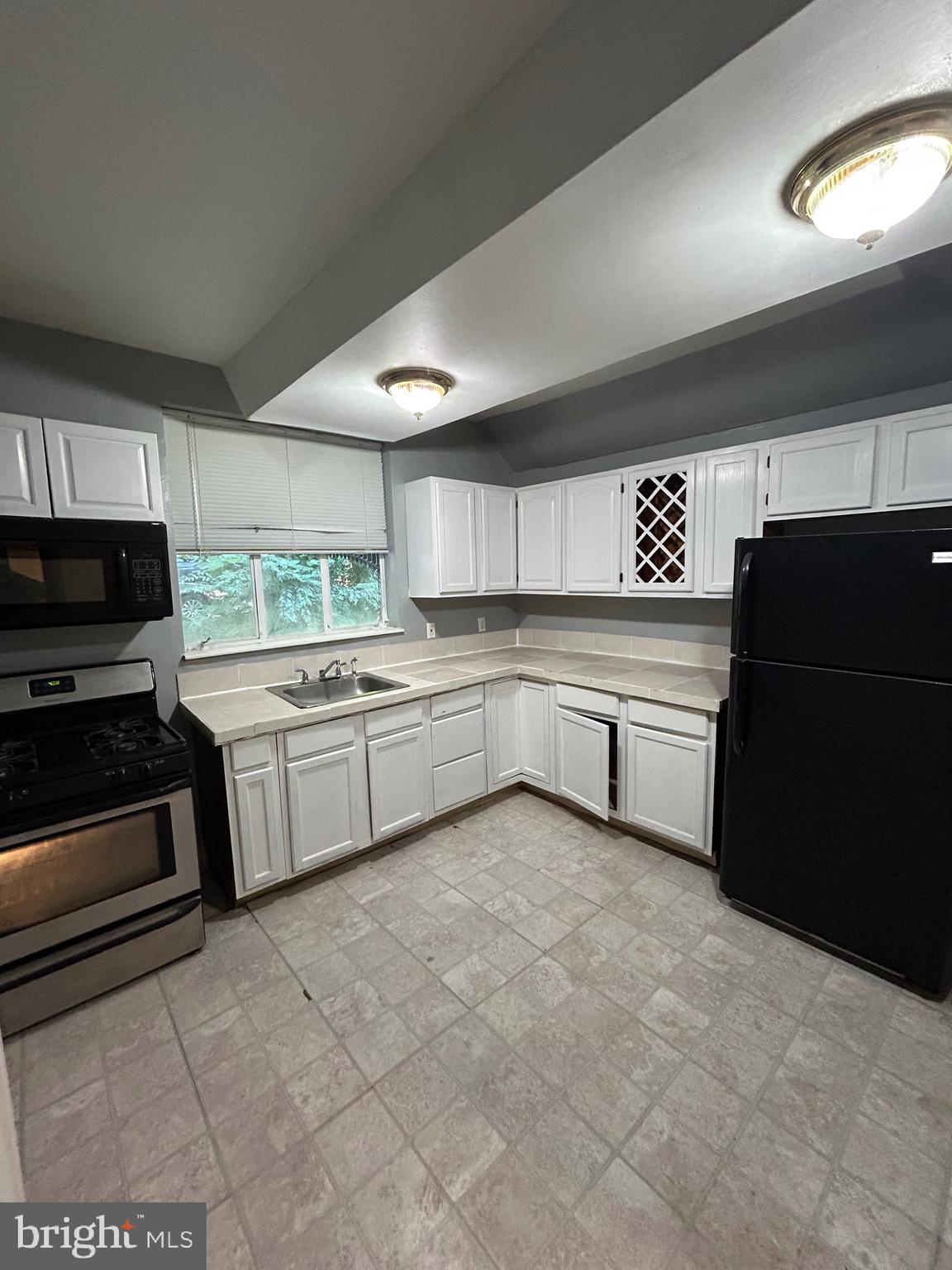 PHILADELPHIA (SOUTHWEST) - Residential Lease