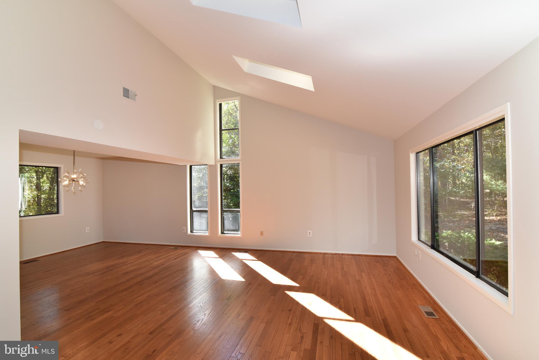 RESTON - Residential