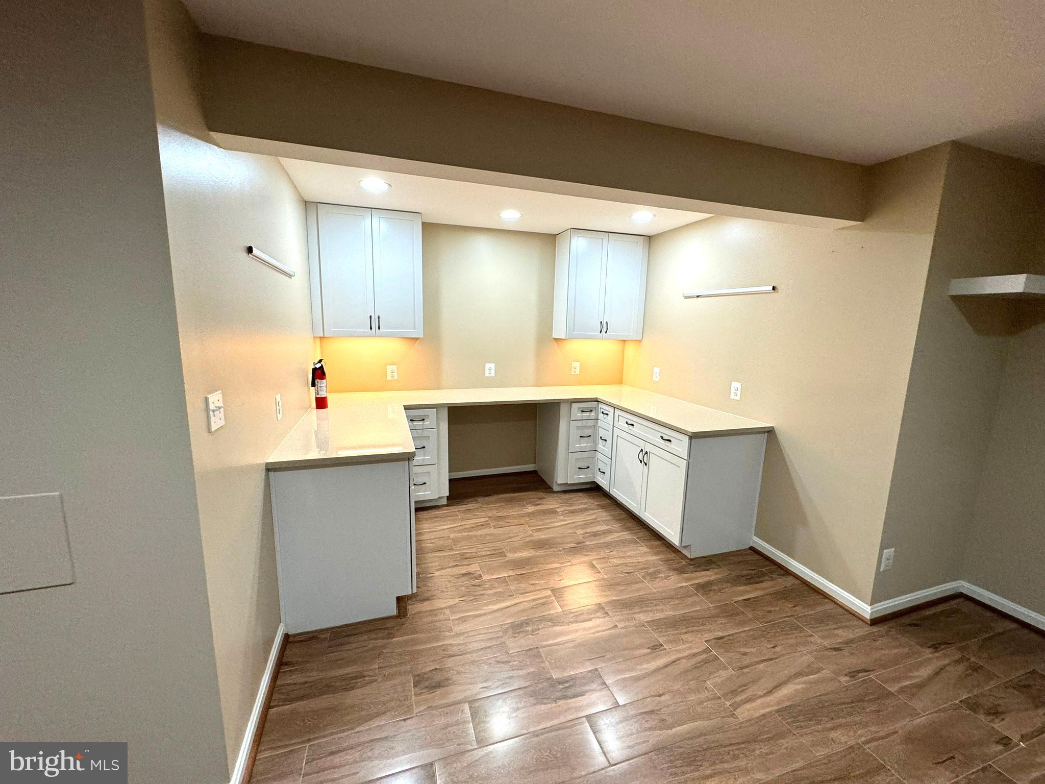 THE COURTS OF FOX MILL - Residential Lease