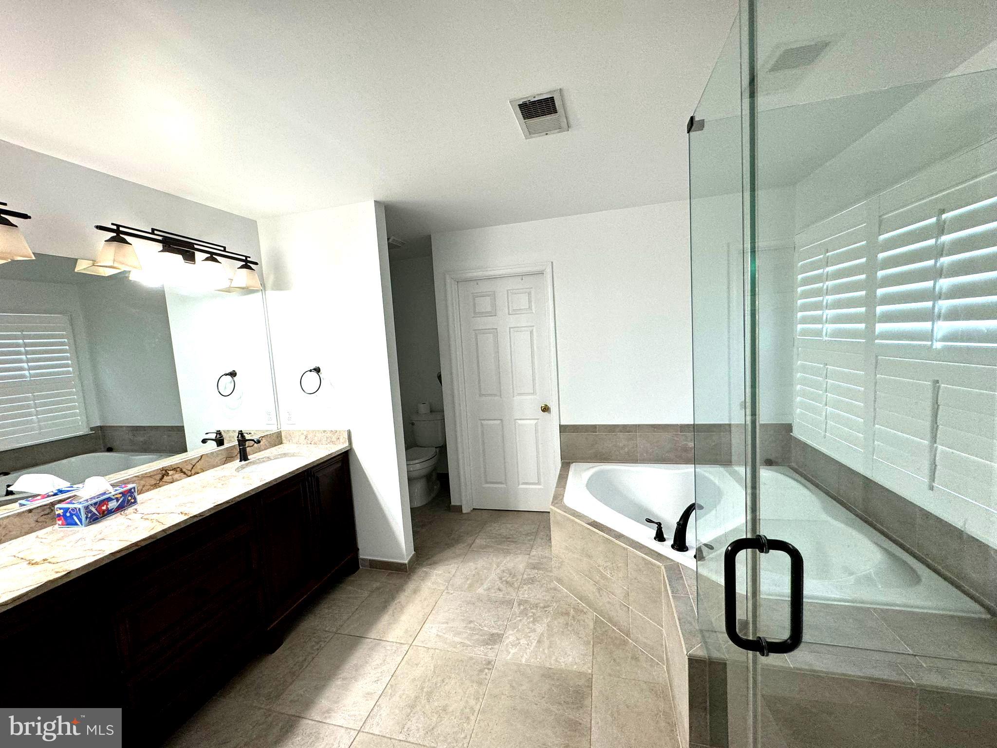 THE COURTS OF FOX MILL - Residential Lease