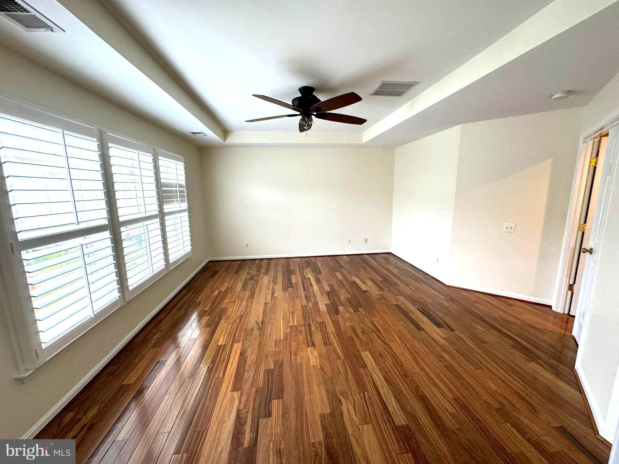 THE COURTS OF FOX MILL - Residential Lease