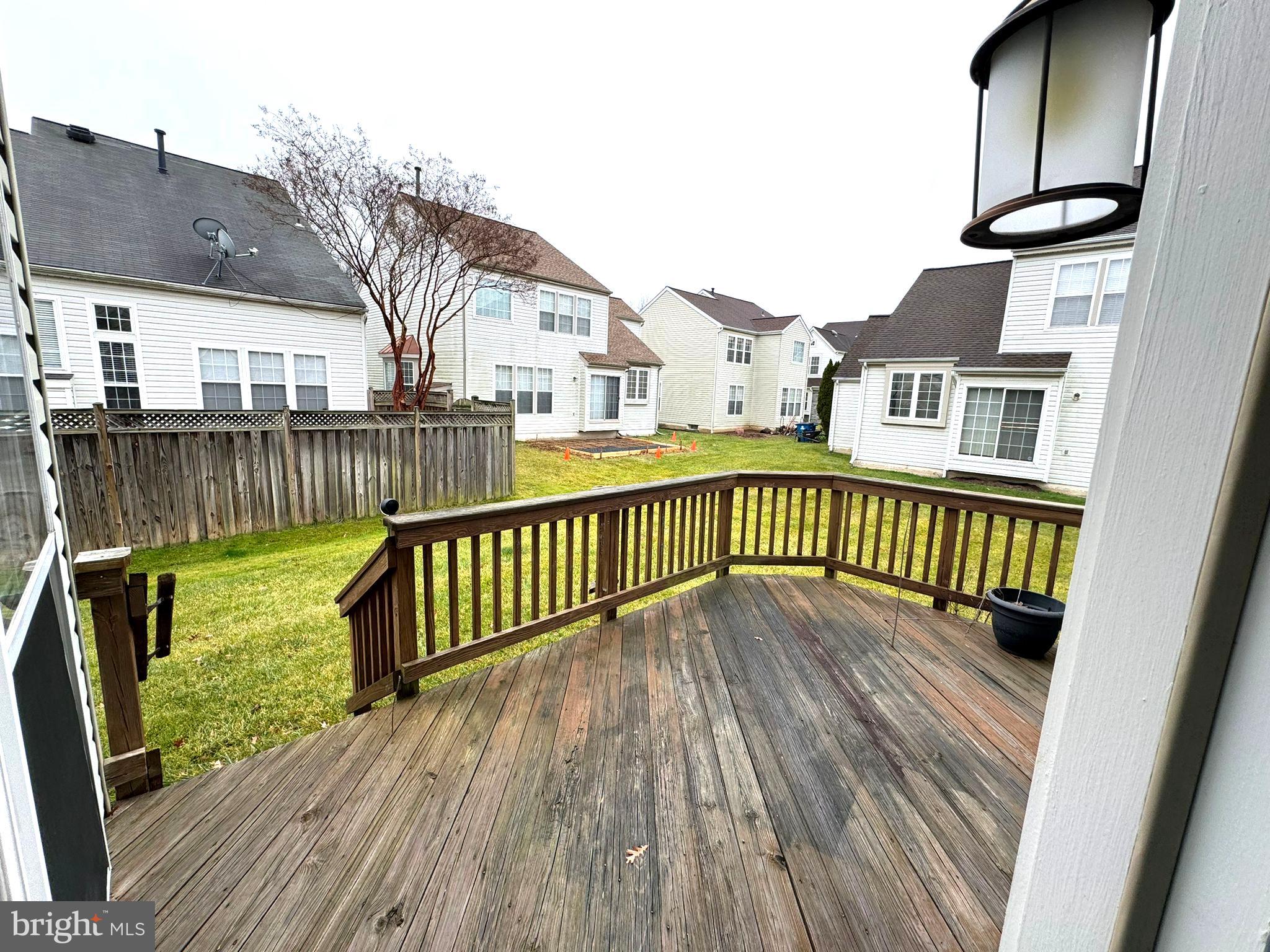 THE COURTS OF FOX MILL - Residential Lease