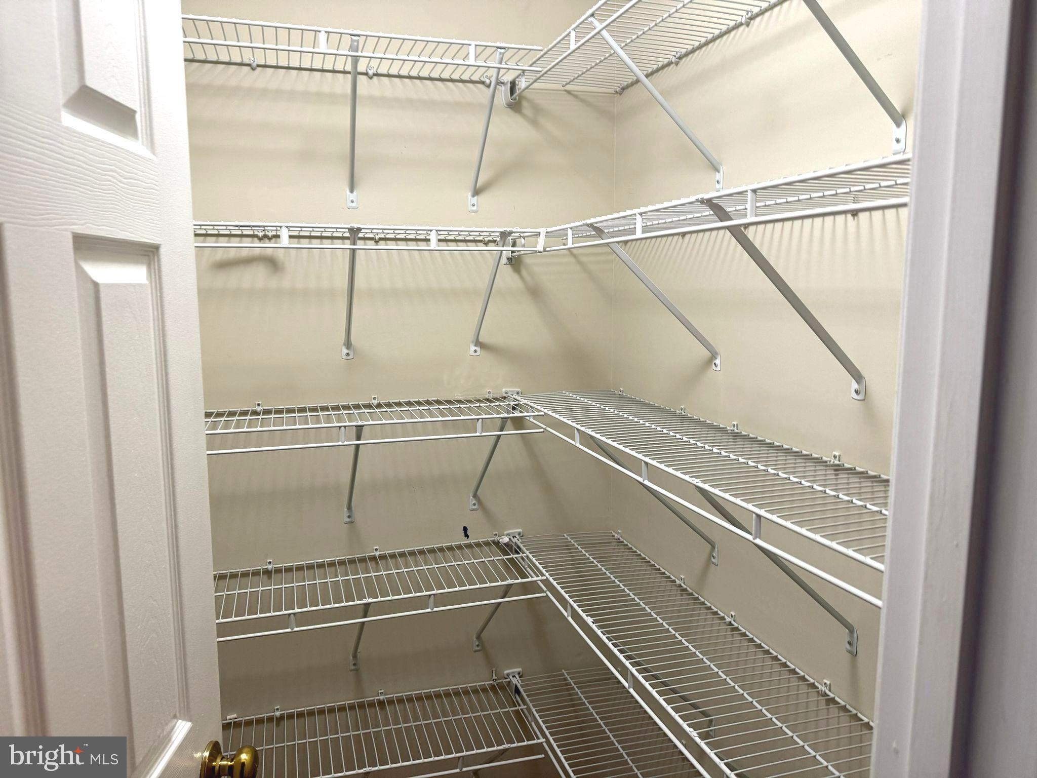 THE COURTS OF FOX MILL - Residential Lease