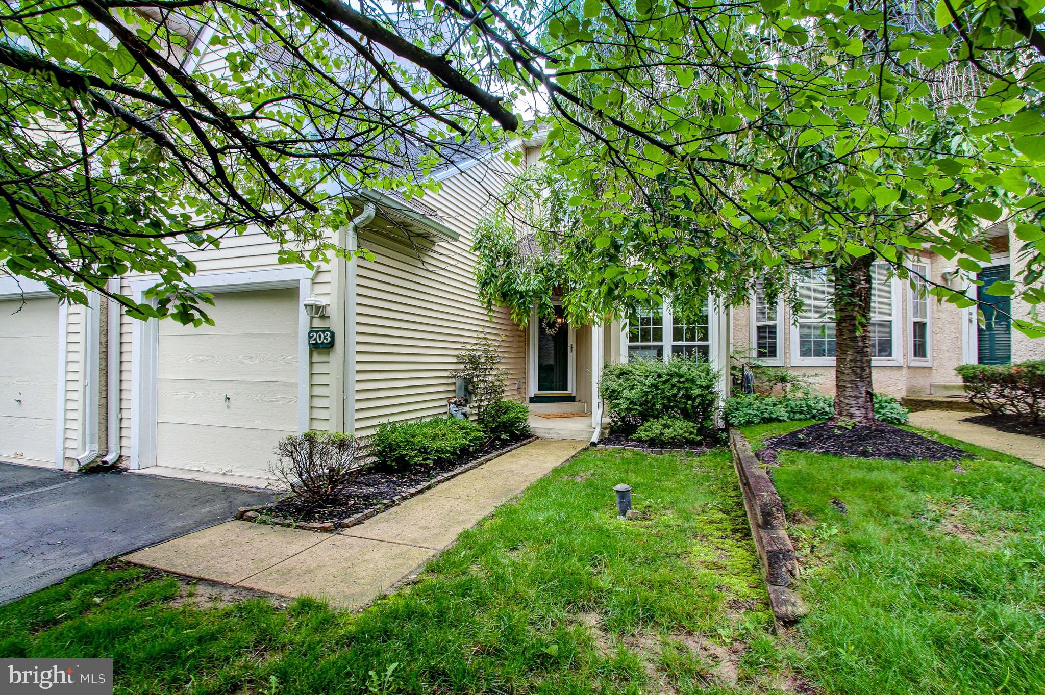 203 COUNTRY CLUB DRIVE