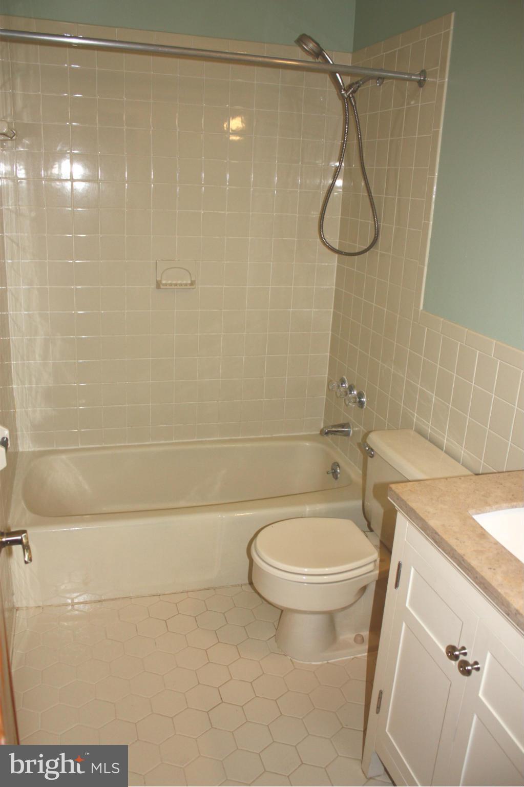 PARTRIDGE RUN EST - Residential Lease