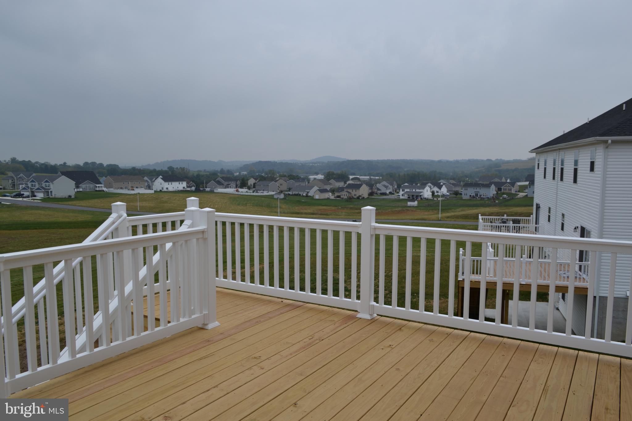 MCINTOSH FARMS - Residential