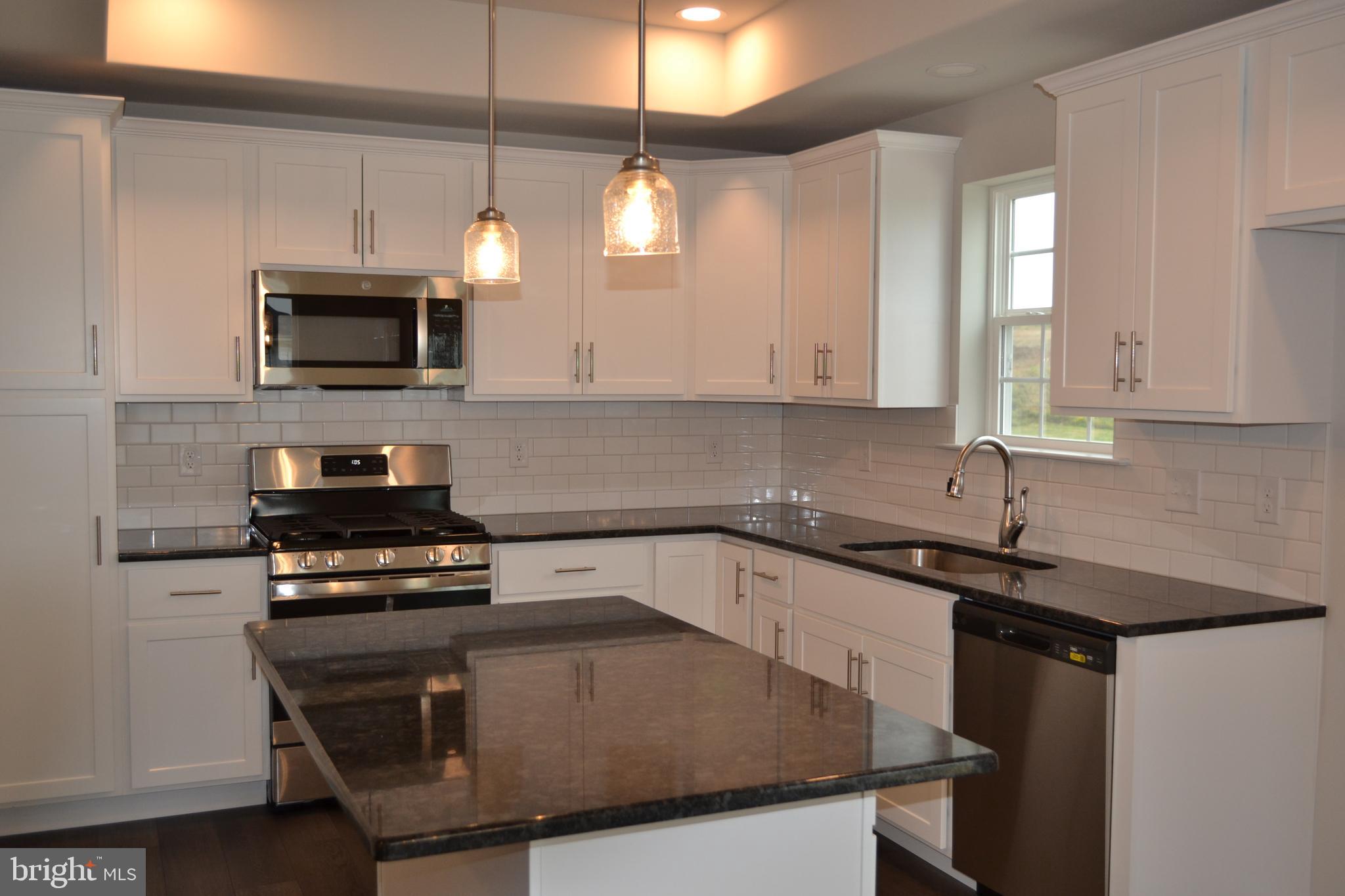 MCINTOSH FARMS - Residential