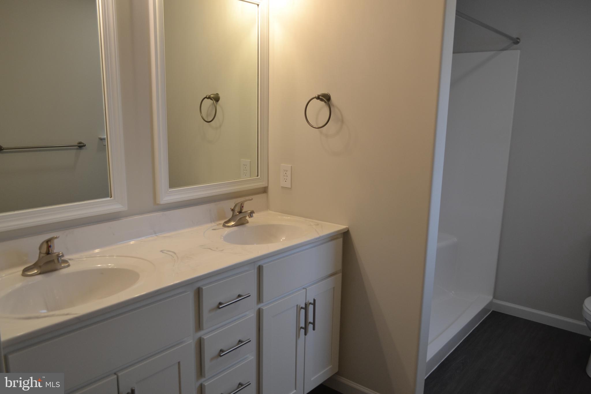 MCINTOSH FARMS - Residential