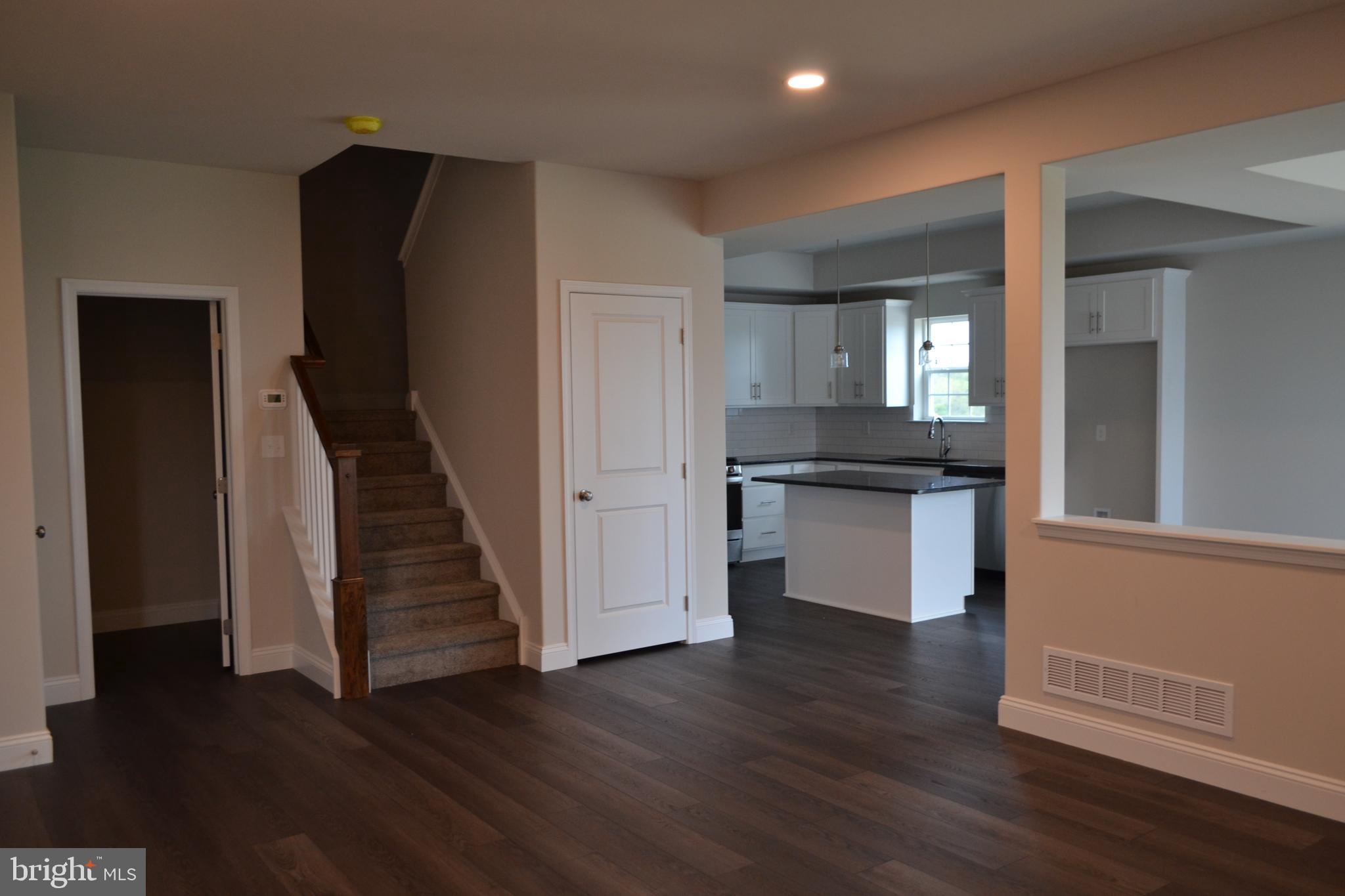 MCINTOSH FARMS - Residential