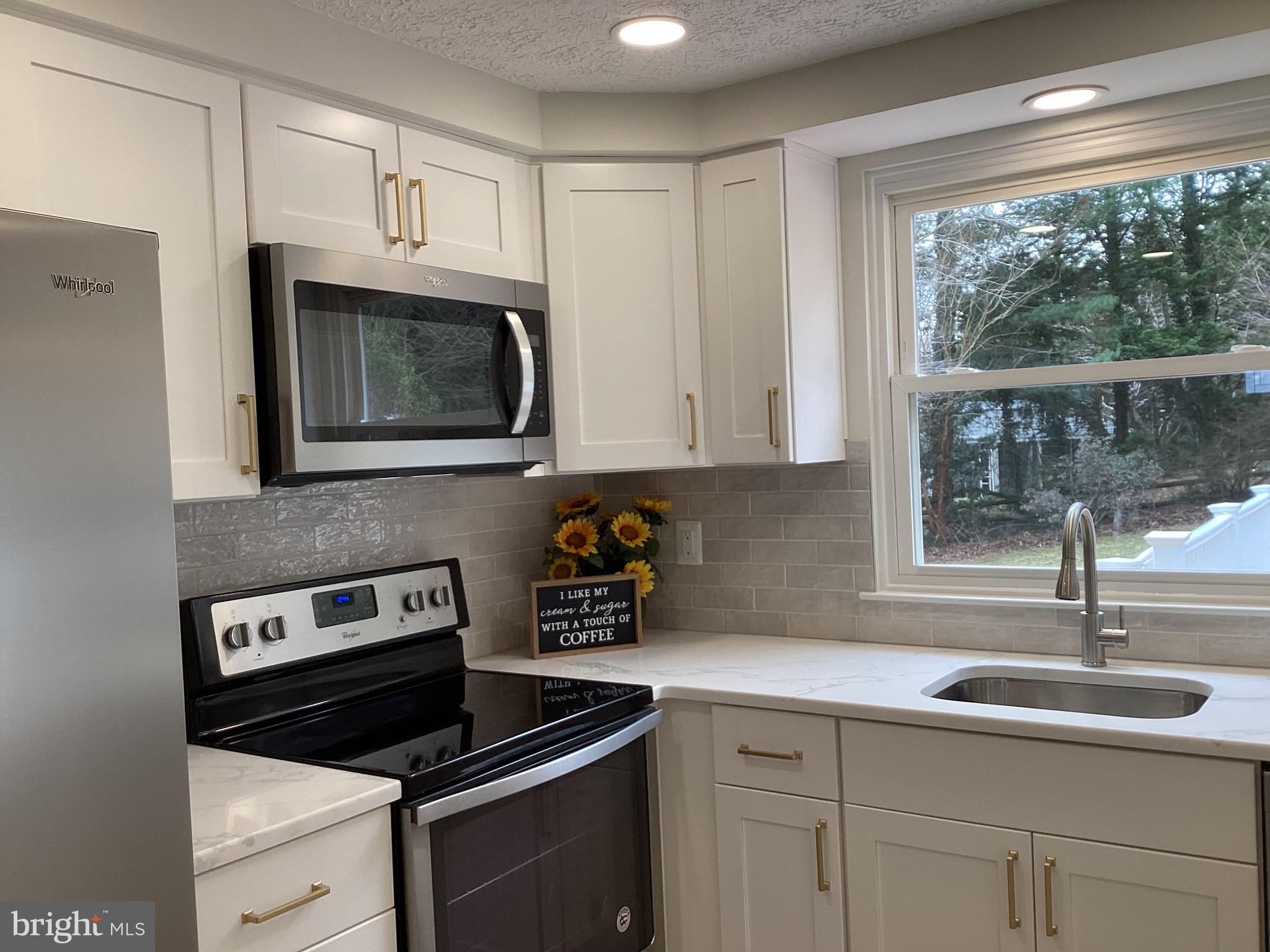 2934 STRATHAVEN LANE