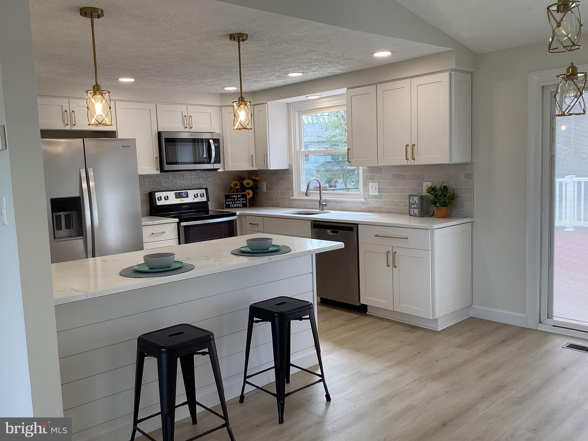 2934 STRATHAVEN LANE