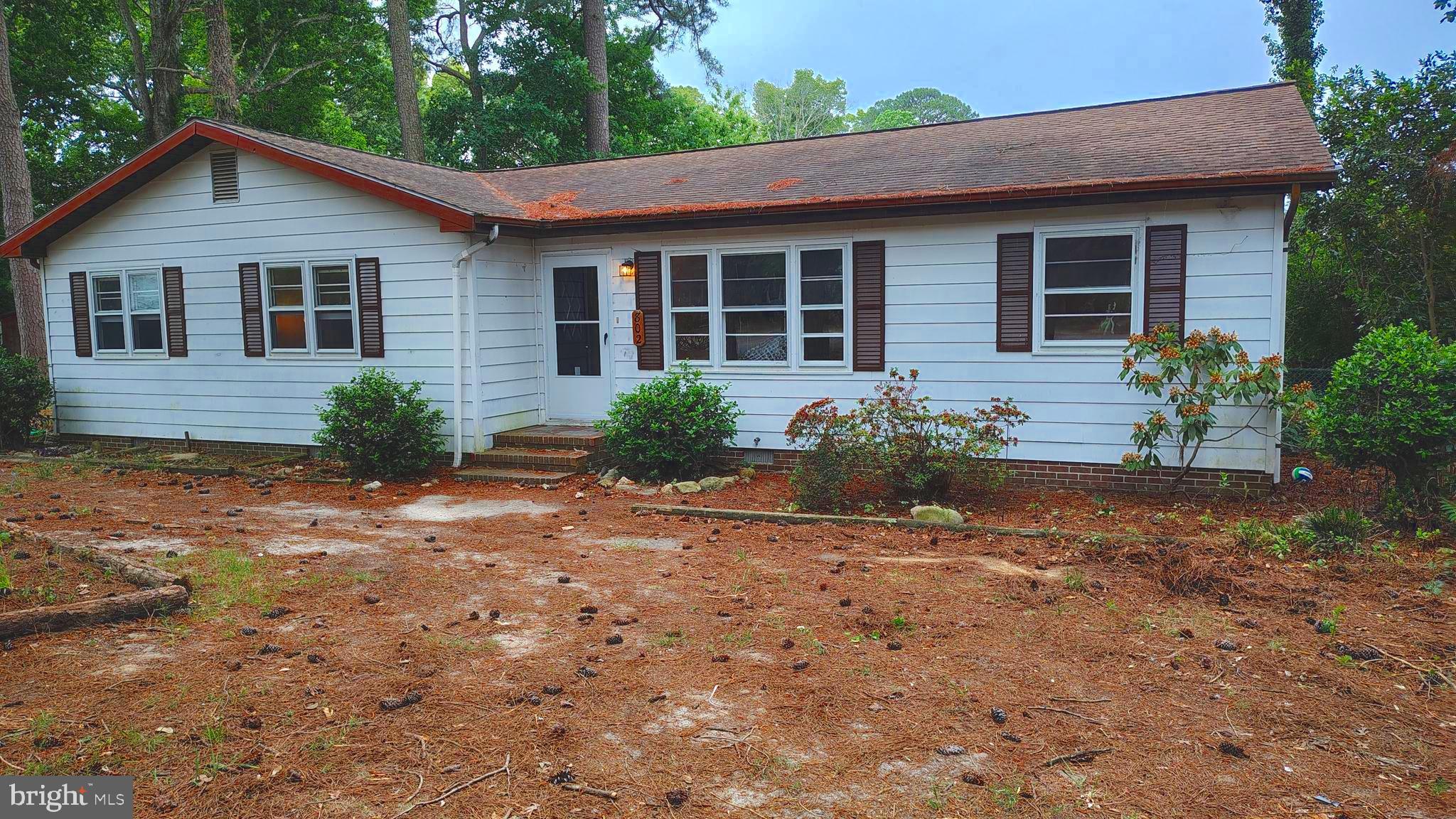 802 OXFORD CIRCLE