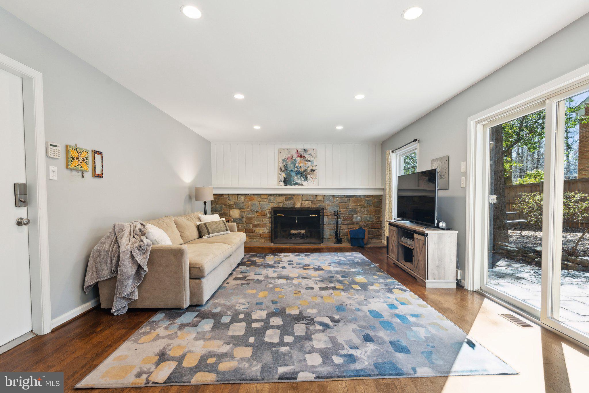 ROCKVILLE ESTATES - Residential